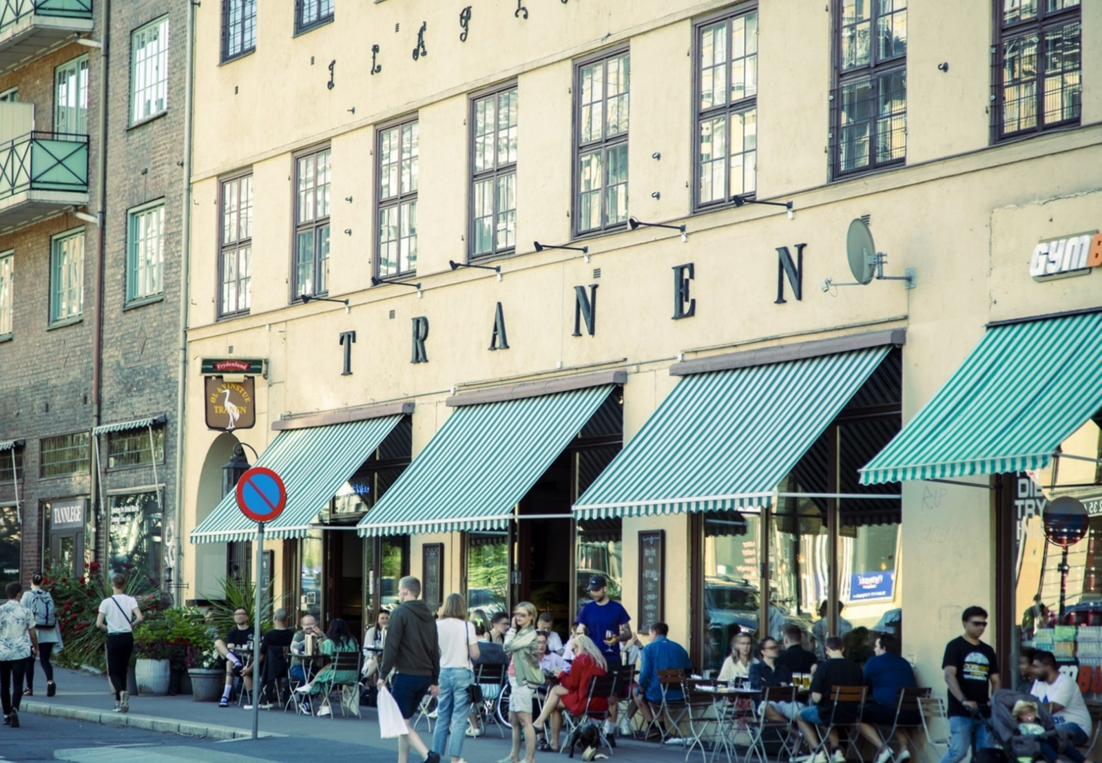 Tranen ligger i umiddelbar nærhet. Kafé på dagtid og pizzarestaurant på kveldstid. Galleribilde