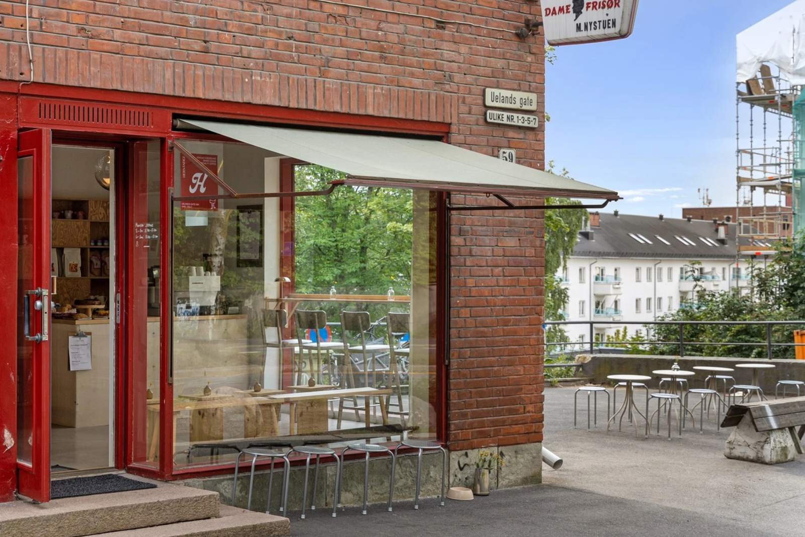 I samme bygge som leiligheten ligger populære
Hernández Oslo. Galleribilde