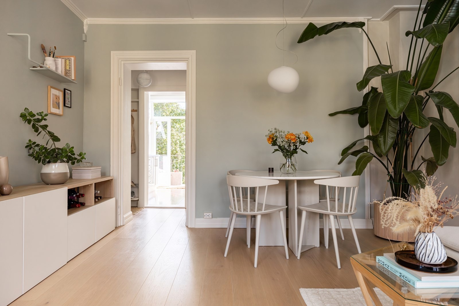 Gjennomgående leilighet hvor det er rikelig med dagslys. Galleribilde