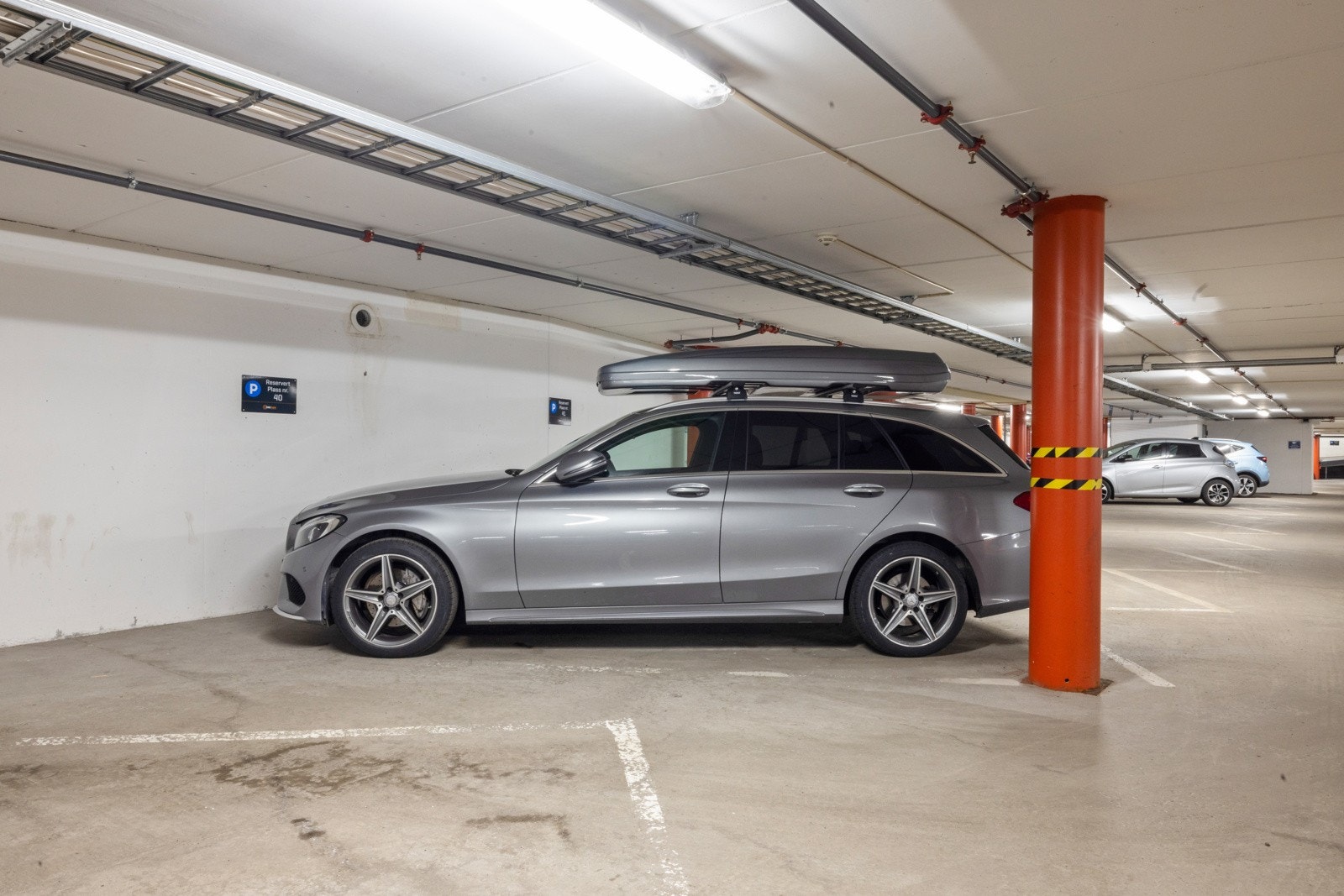 - Det er parkering i privat garasjeanlegg under bygget - Galleribilde
