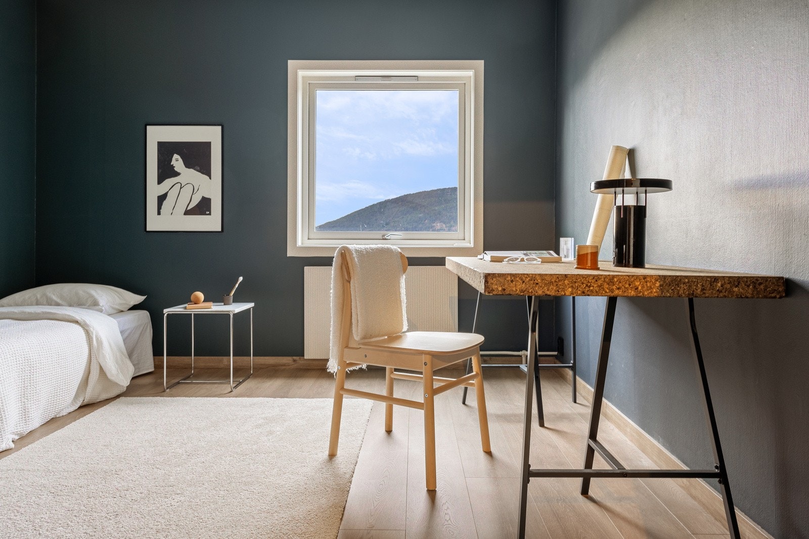 Dette rommet har også en tilhørende bod som passer perfekt som walk-in closet (ikke avbildet) Galleribilde