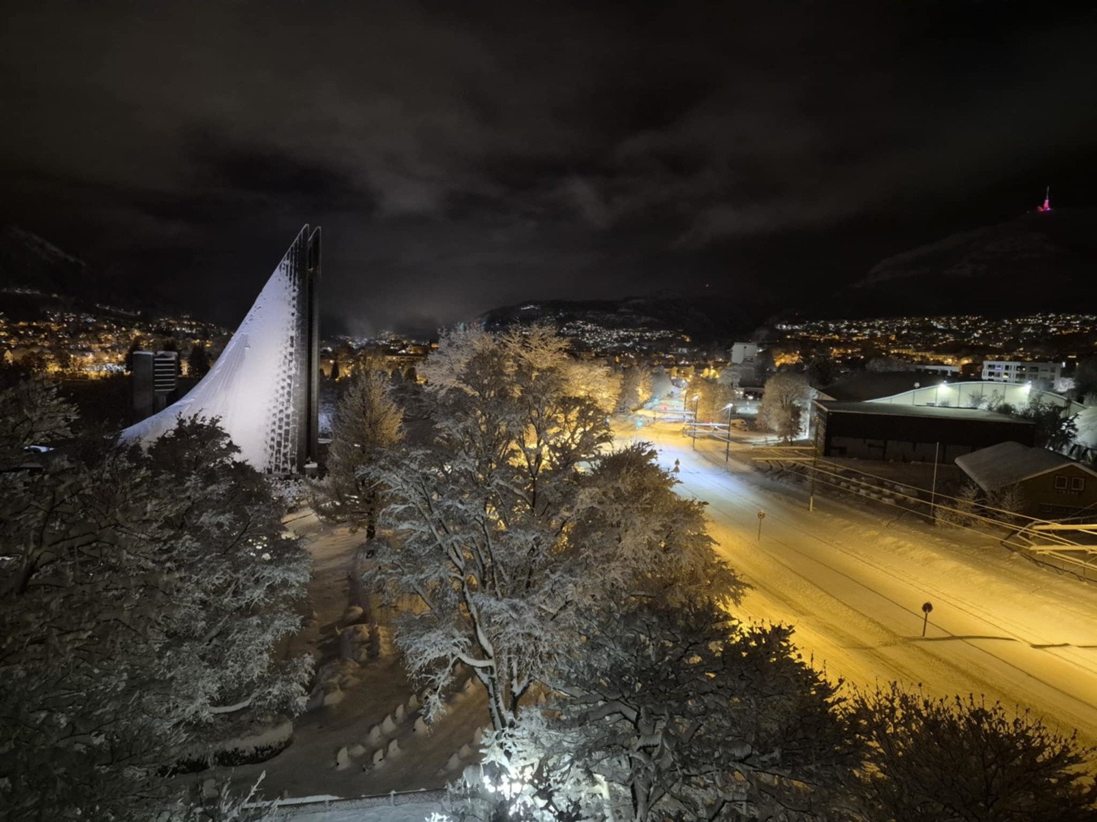 Ulriken by night Galleribilde