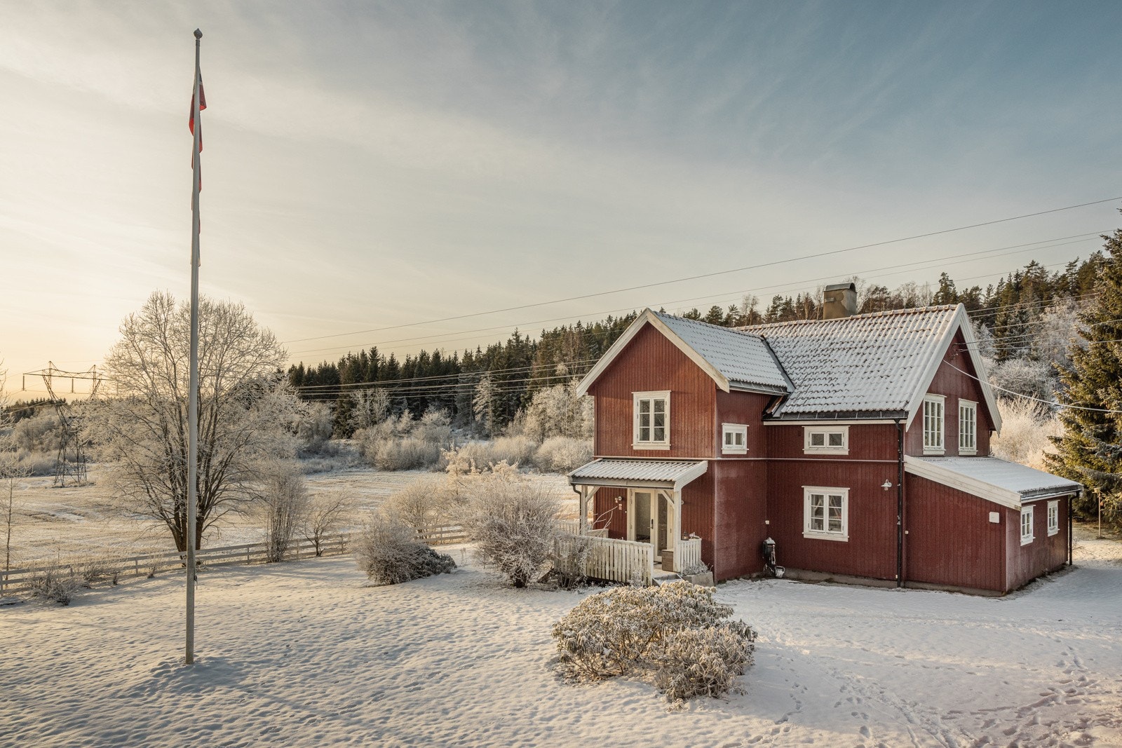 Velkommen til en sjelden anledning - Løkka Gård, presentert av Tor Martin Tinderholt v/Privatmegleren Aksept. Galleribilde