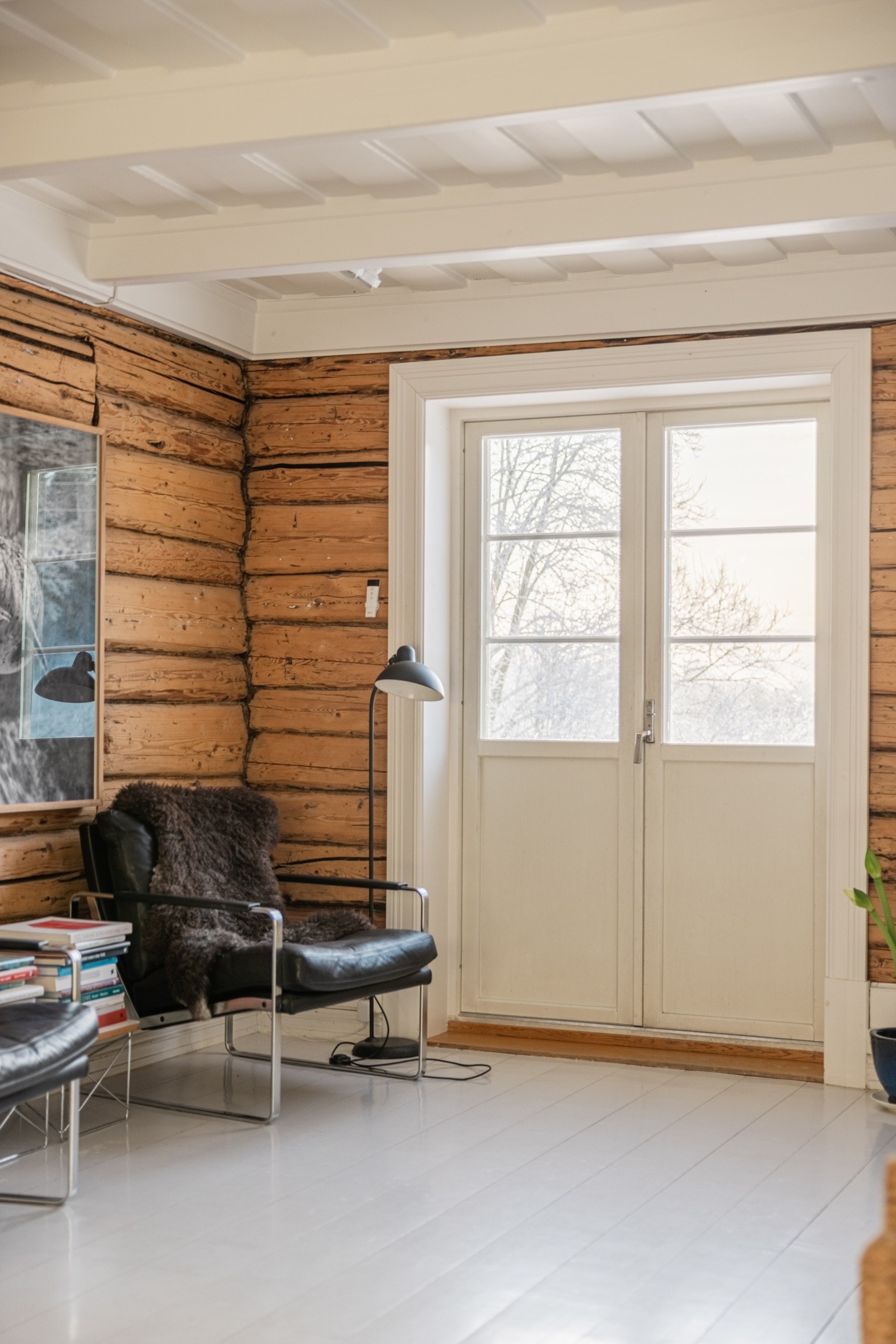 Fra stuen er det direkte utgang til terrasse og platting på hele 34 kvm. Galleribilde