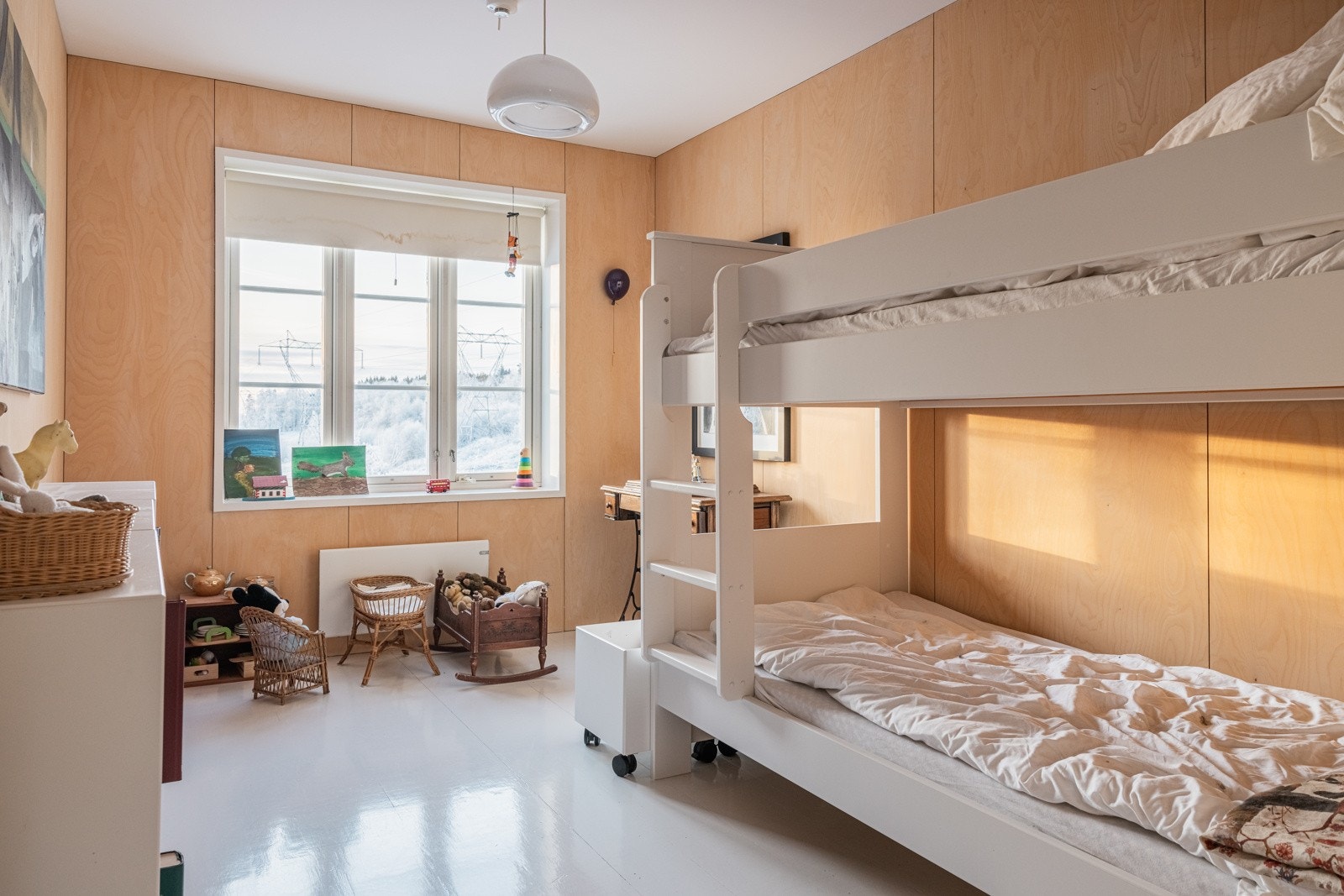 Soverom II har plass til seng og garderobeskap, og passer ypperlig som barnerom eller gjesterom. Galleribilde