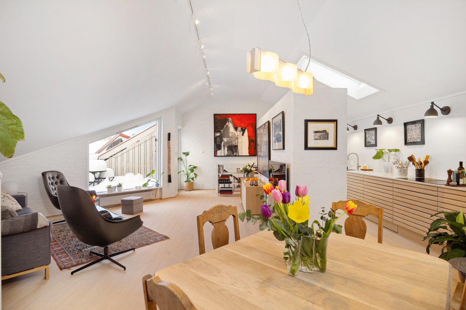 - Velkommen til Valdresgata 13 D, presentert av Eiendomsmegler MNEF/Partner Bjørnar Mikkelsen (tlf. 938 98 132) hos Schala &Partners - Galleribilde