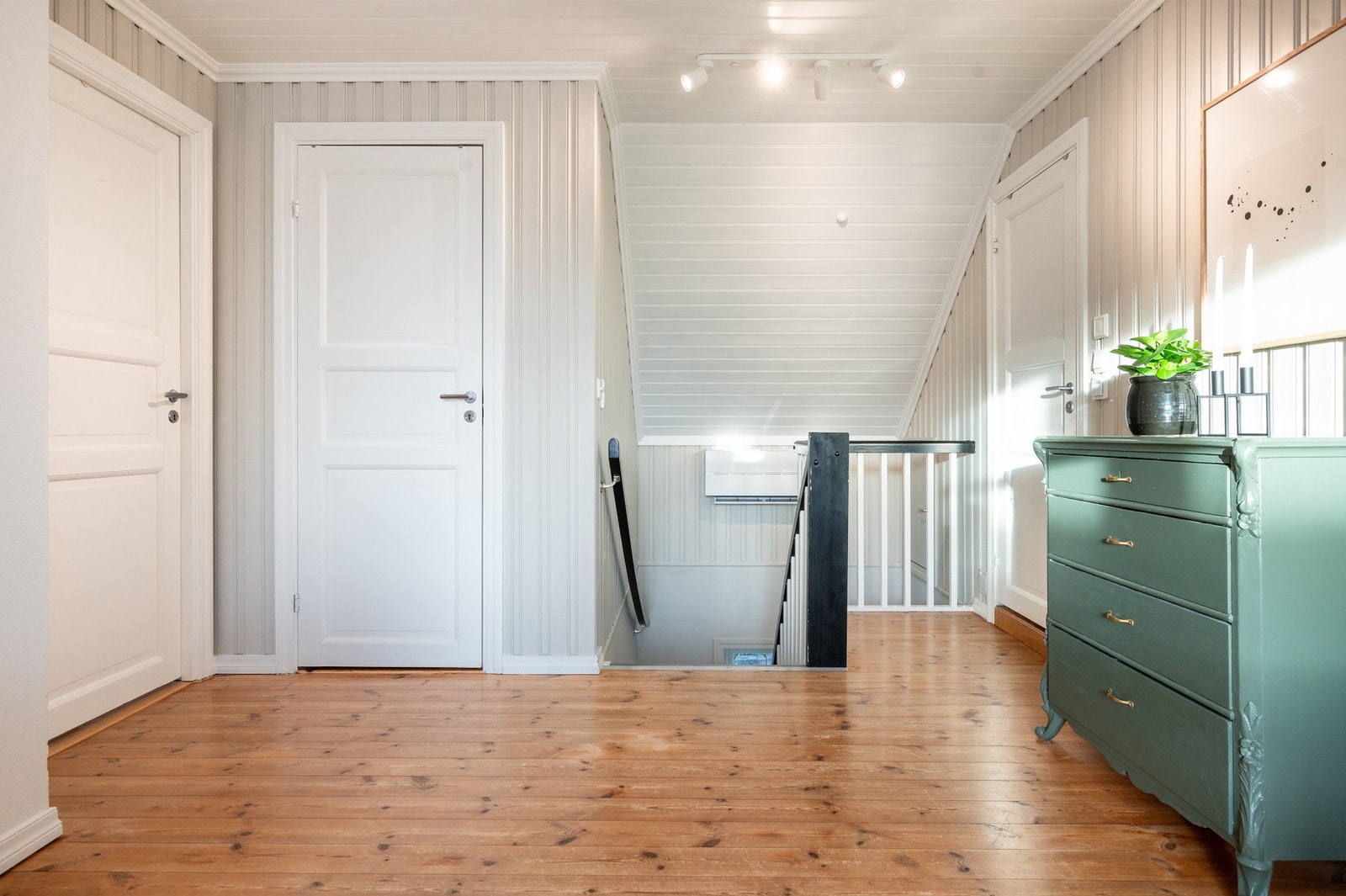 Det er bodrom i hver etasje. Galleribilde