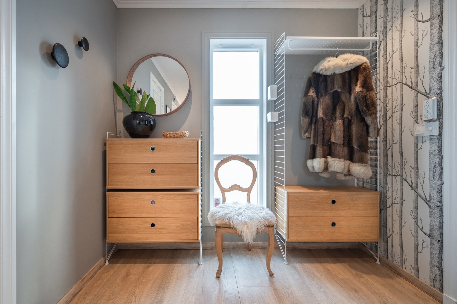 Entré med god plass til yttertøy Galleribilde