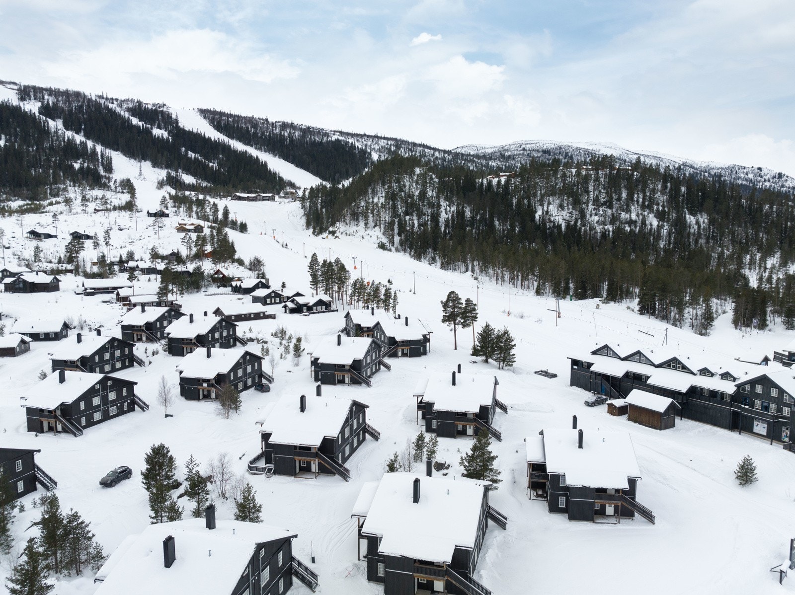 Leiligheten ligger helt inntil skibakkene i Uvdal Skisenter Galleribilde