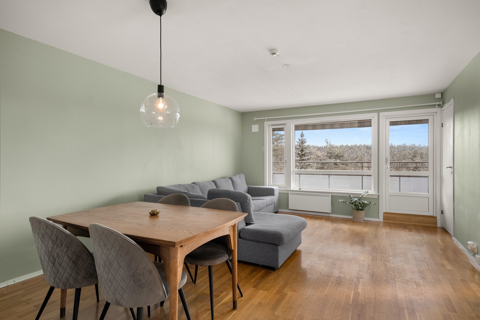 Lys og arealeffektiv 2-roms Galleribilde