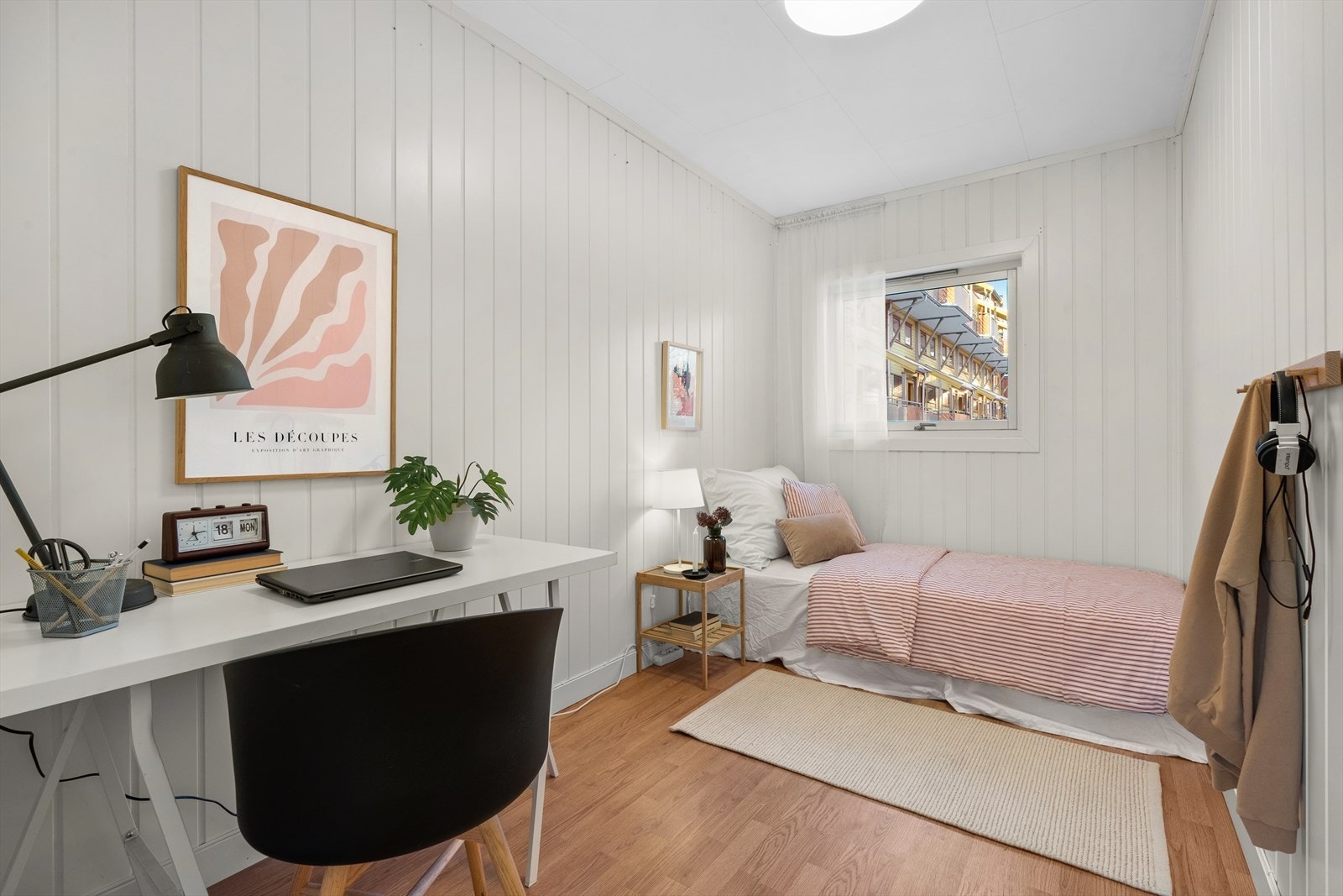 i 2. etasje er det to fine soverom med ganske lik størrelse. Galleribilde