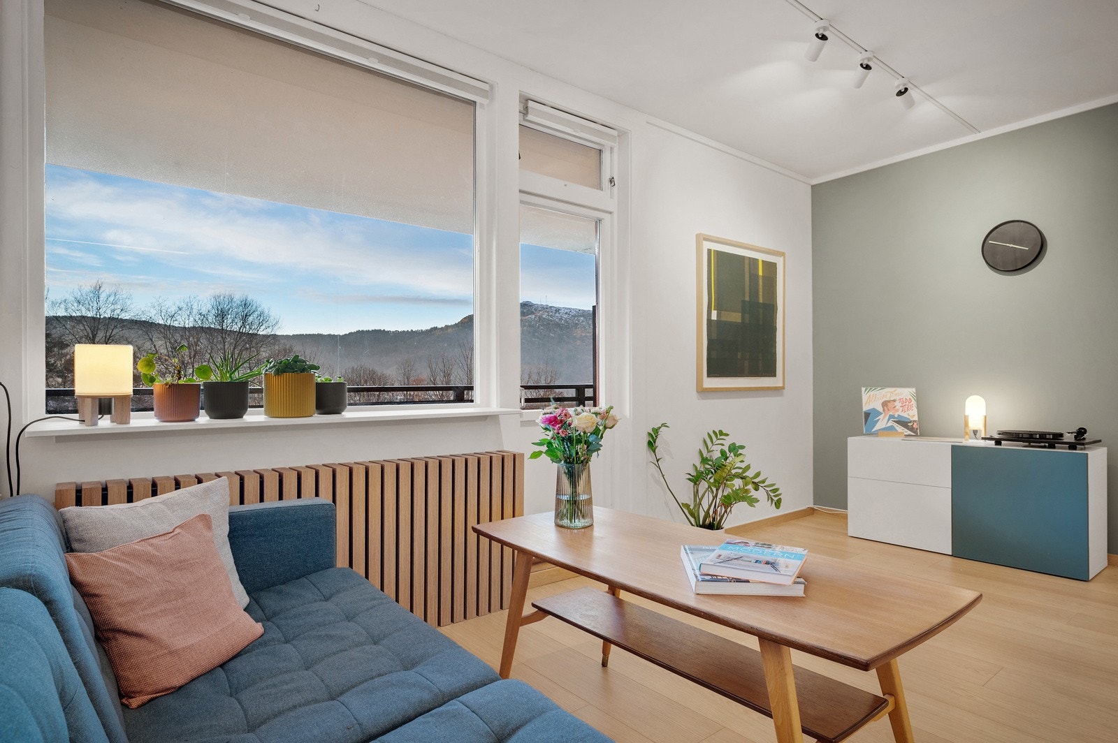 Her kan du nyte utsikten fra stuevinduet Galleribilde
