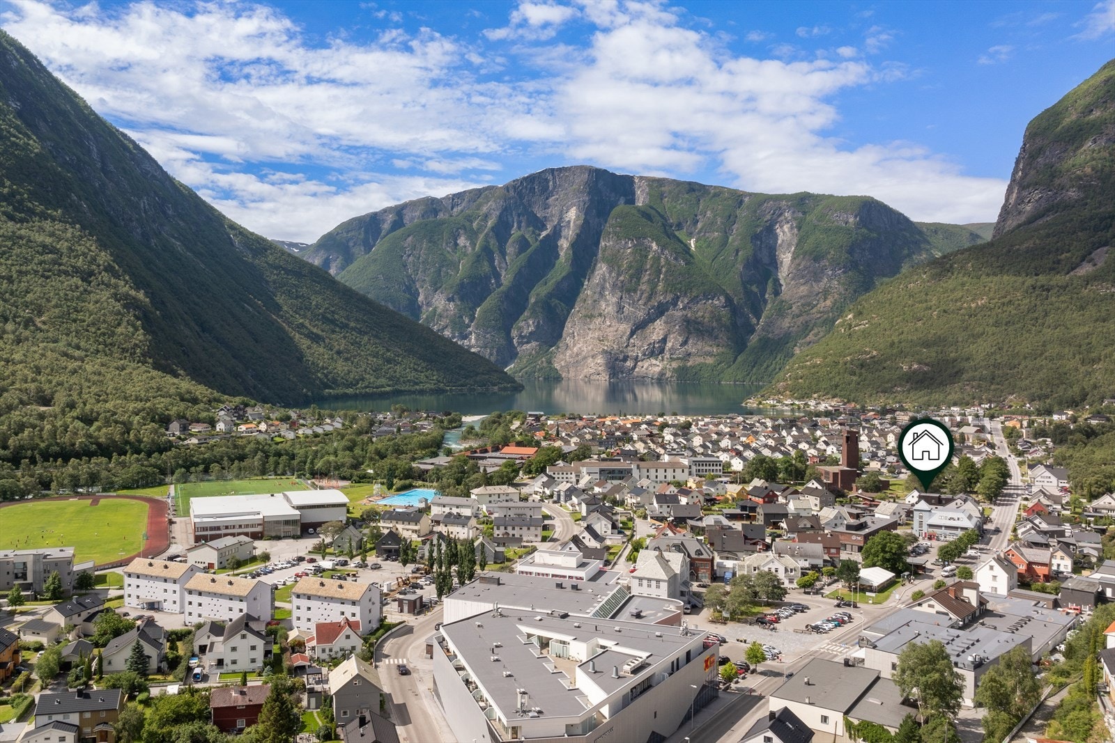 Frå leilegheita har ein gåavstand til "alt" Galleribilde