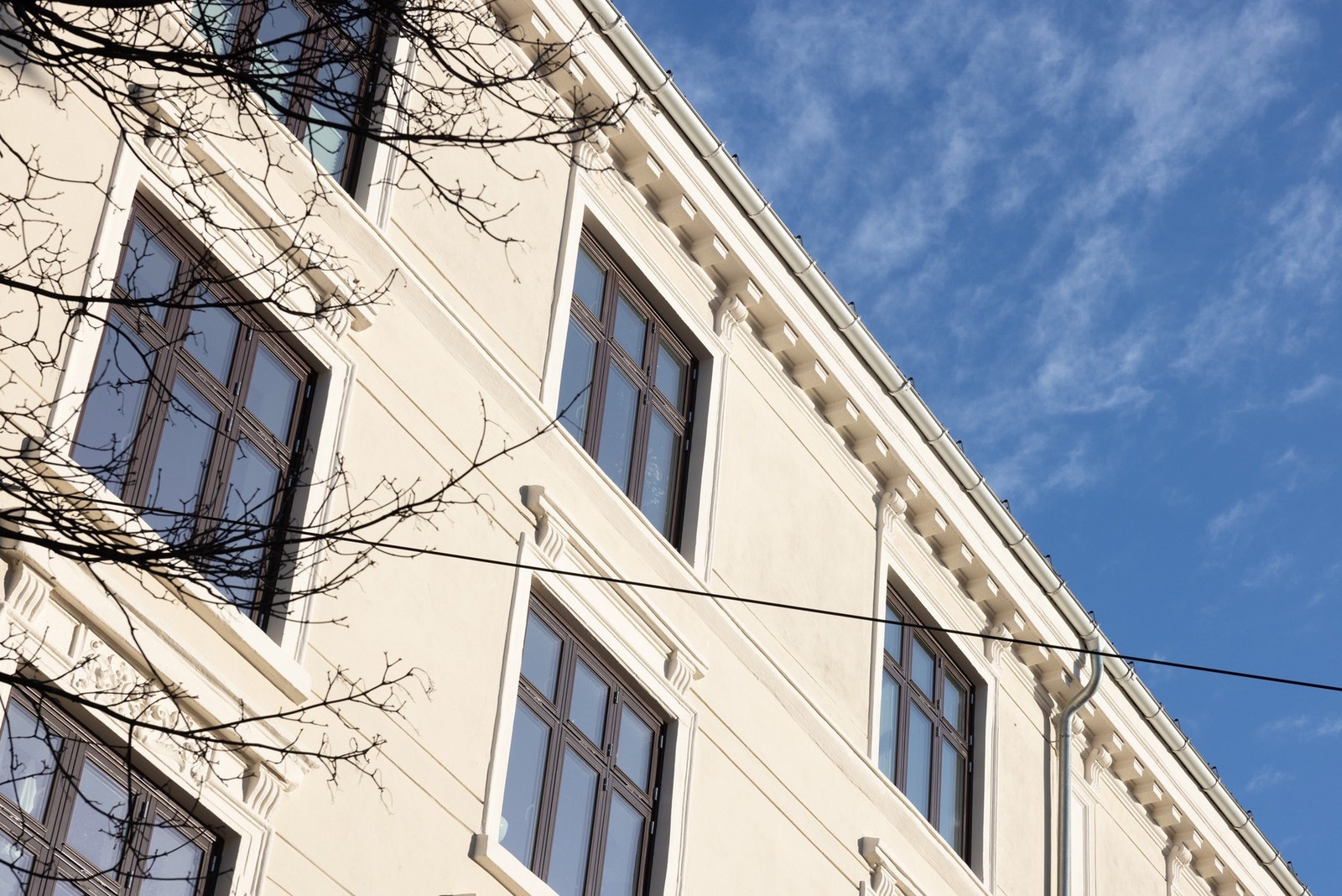 Toppleiligheten byr på flott utsyn, mindre støy, mer lys og sol og økt privatliv! Galleribilde