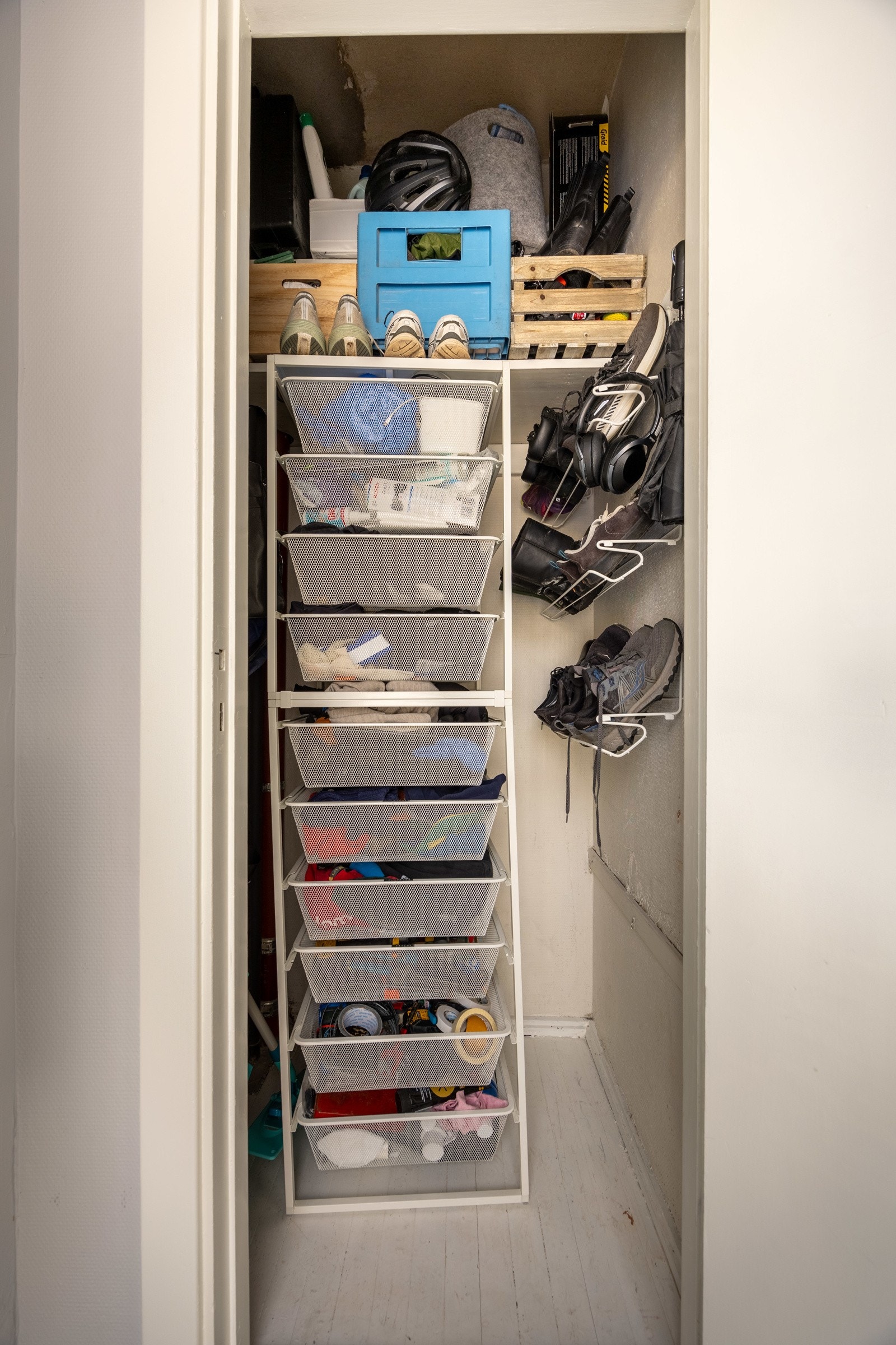 Innvendig bod tilknyttet entré. Galleribilde