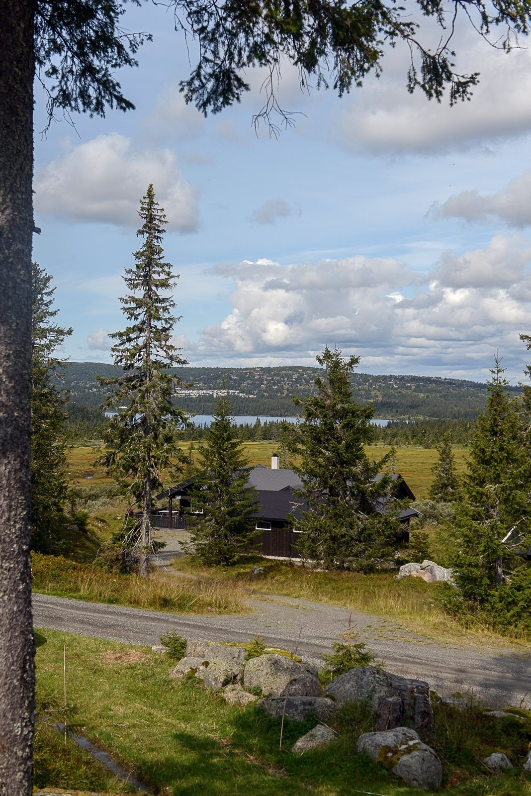 Fin utsikt mot Sjusjøen og Sjusjøvannet. Galleribilde