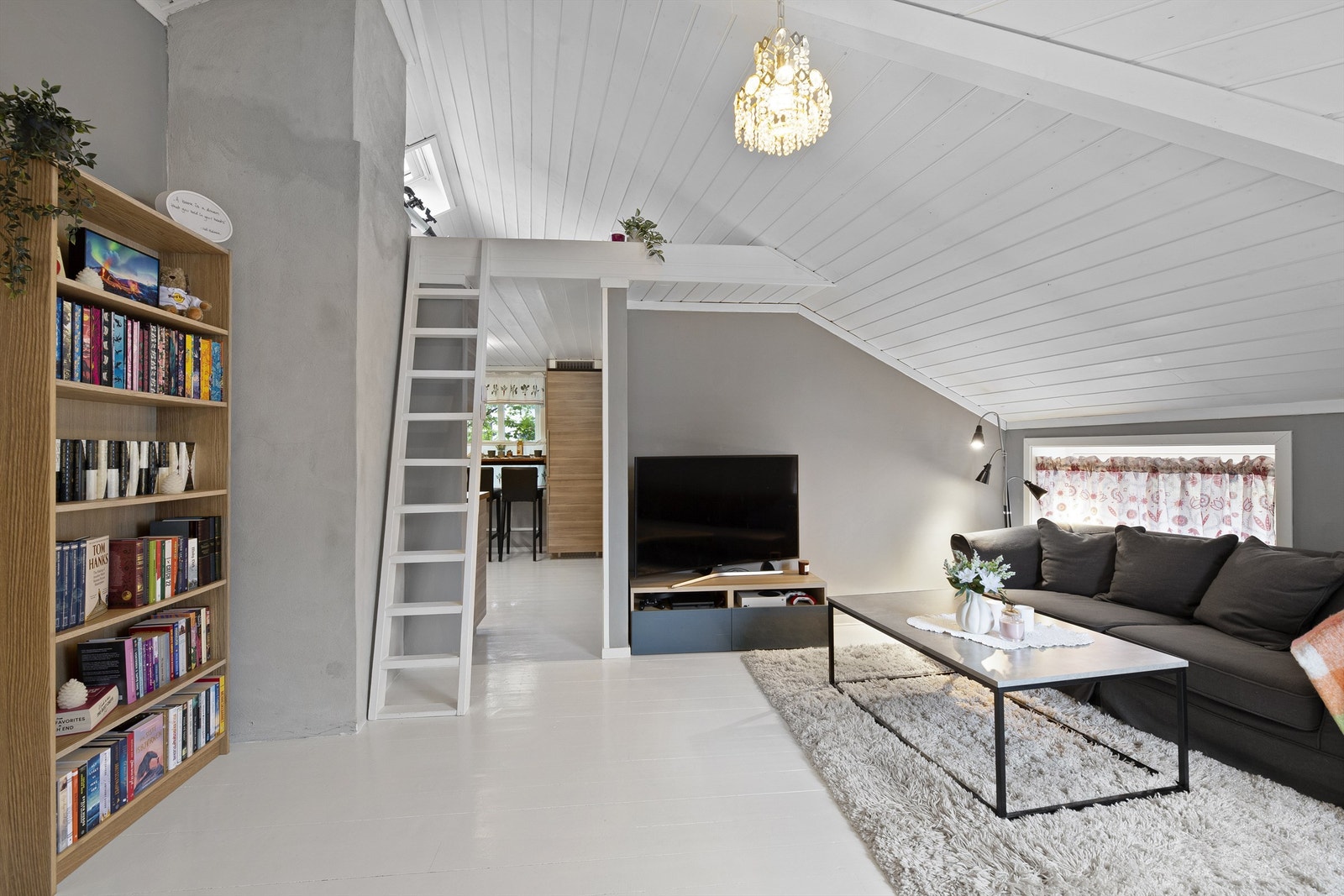 Tilgang til hems via trapp Galleribilde