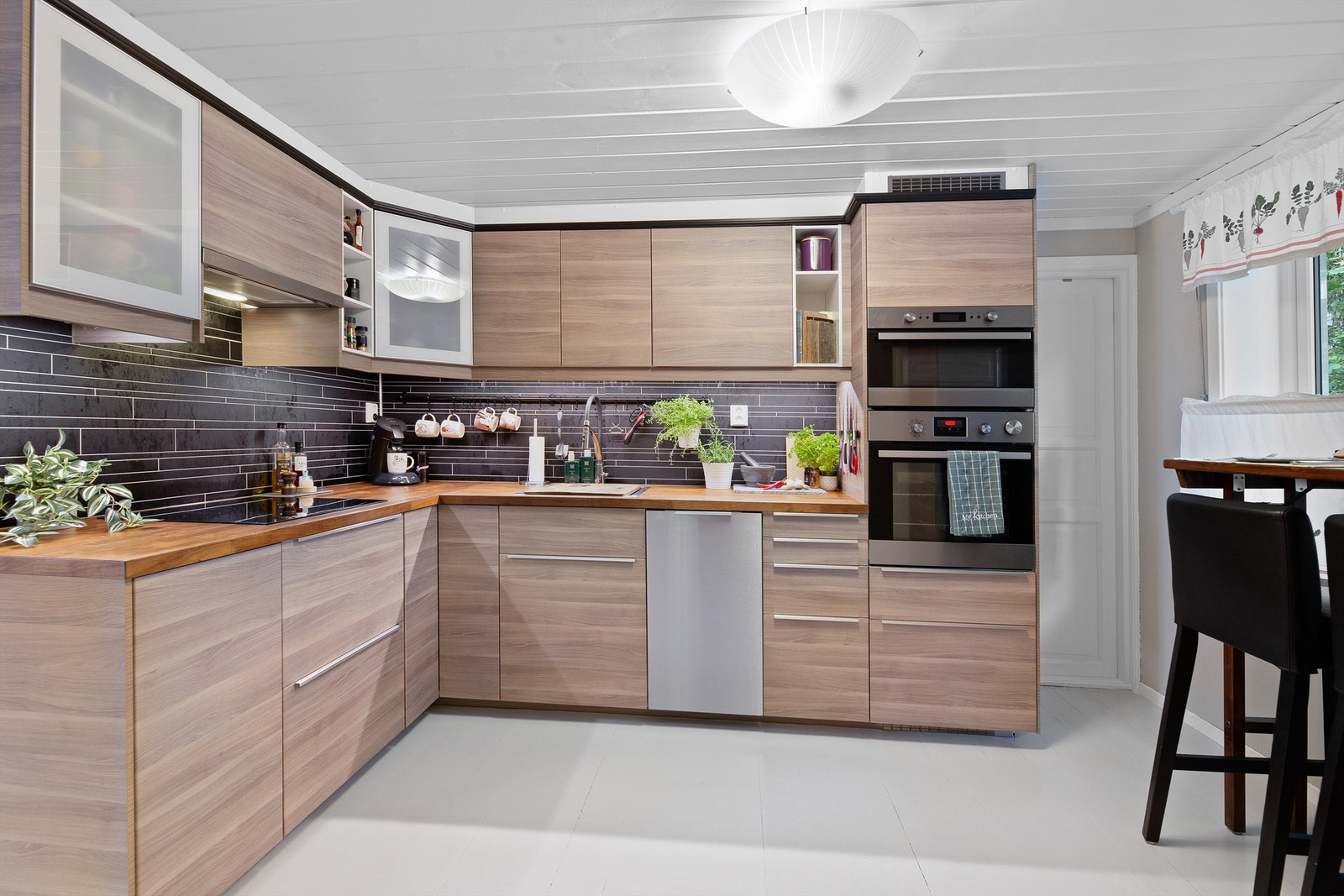 Hyggelig 3-roms eierleilighet beliggende i øverste etasje (2. etasje) Galleribilde