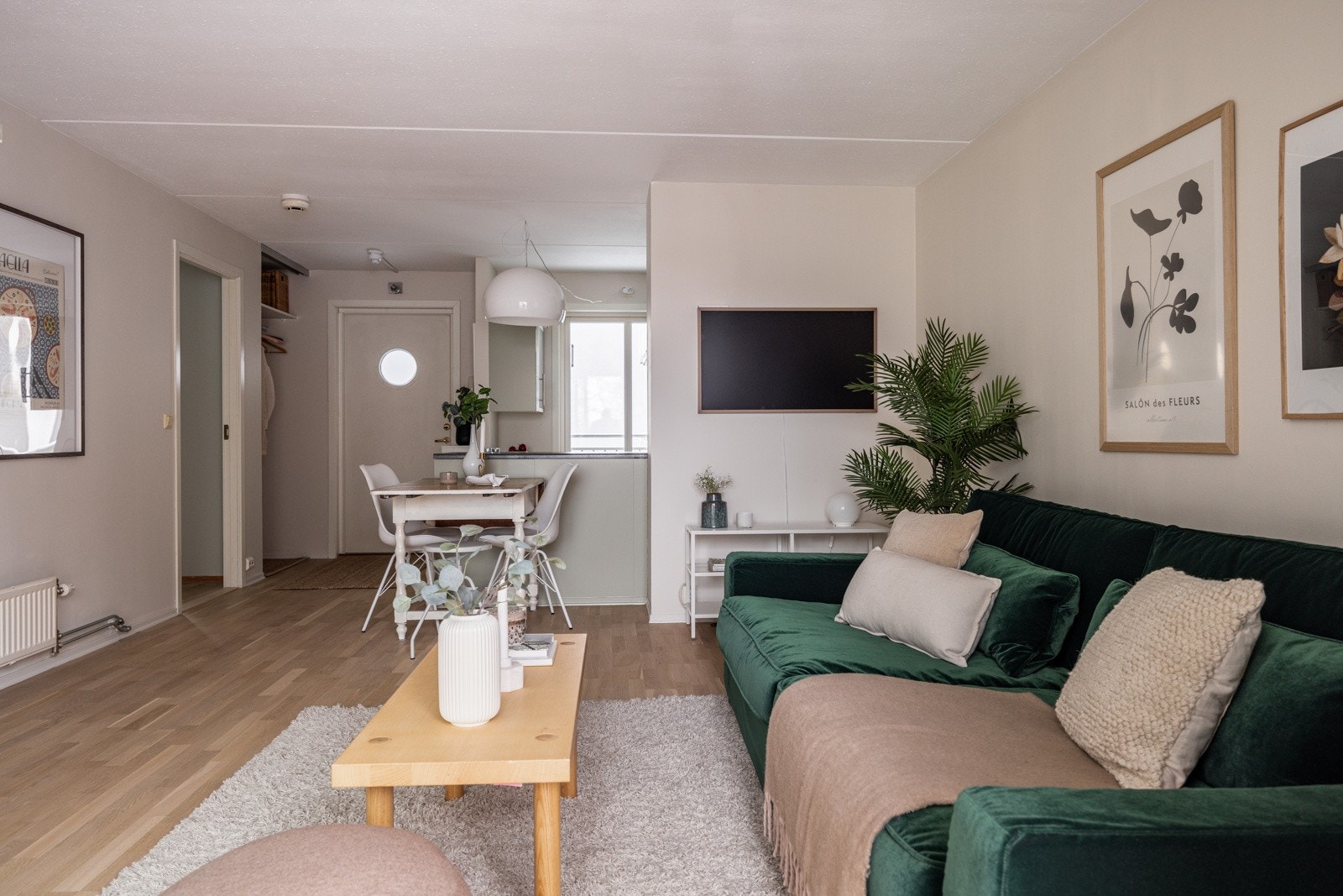 Alle overflater malt 2024, samt parkett slipt 2024. Galleribilde