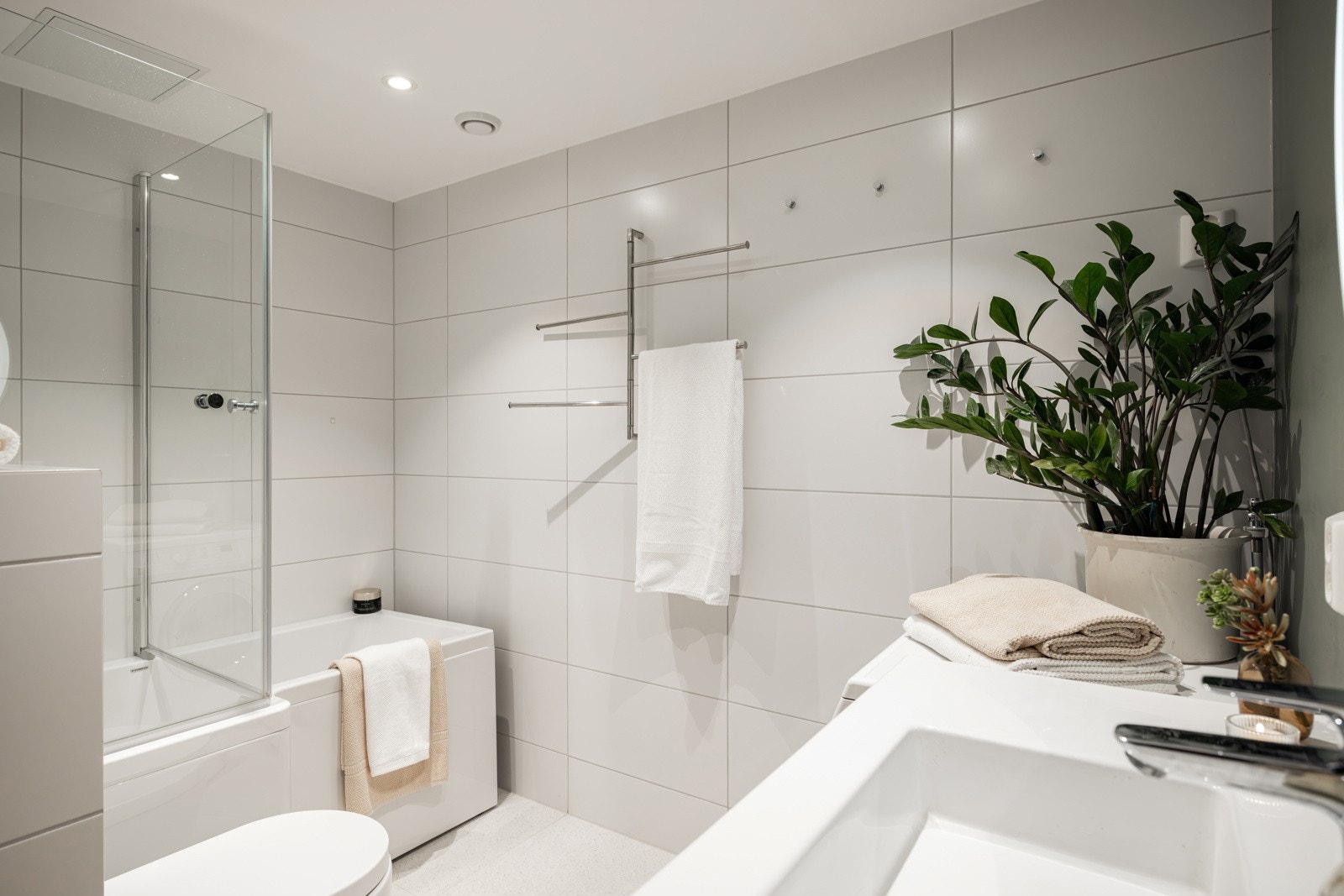 Delikat flislagt baderom renovert i 2023 Galleribilde