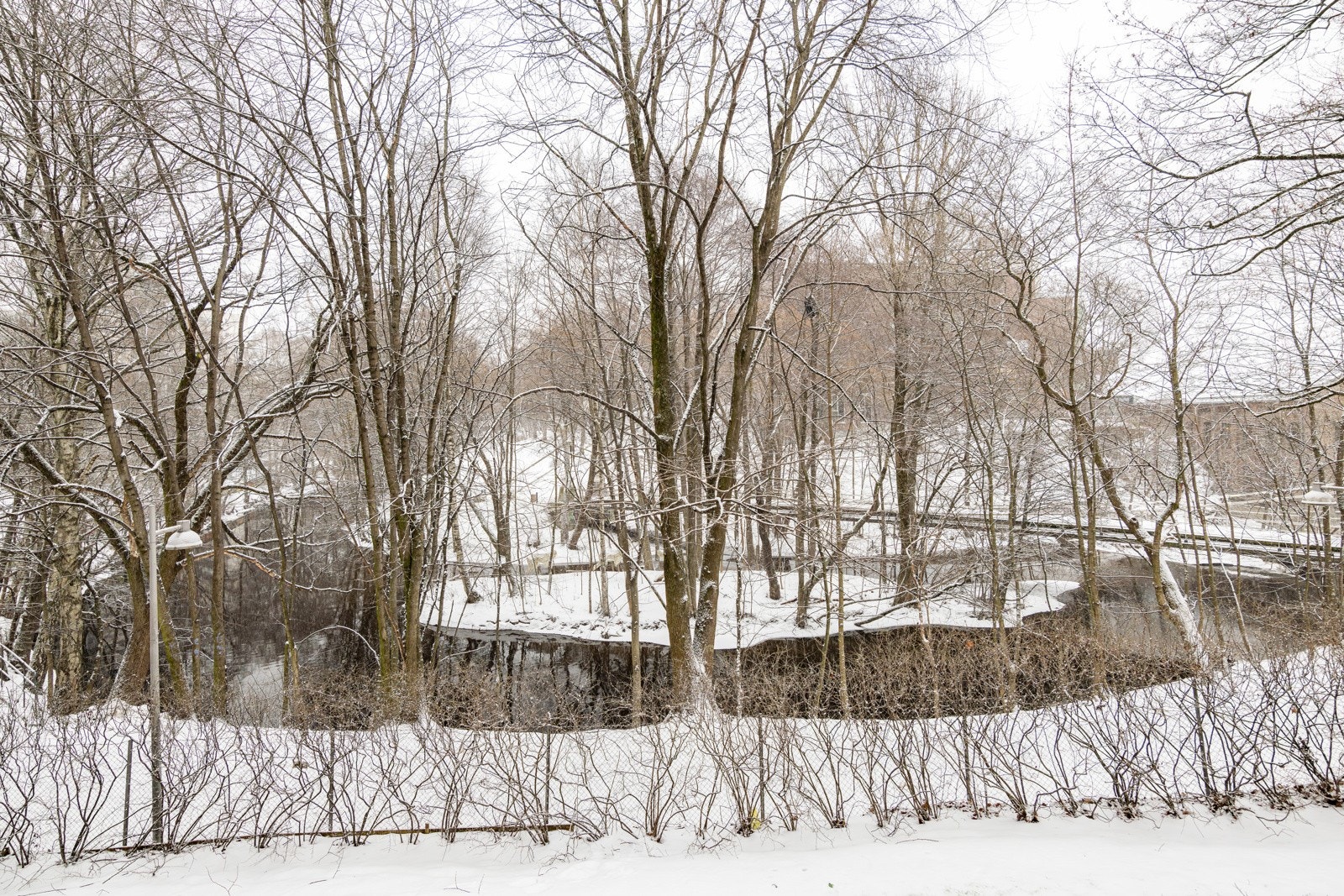 Unik utsikt til Akerselva og Åmot brua fra balkongen. Galleribilde