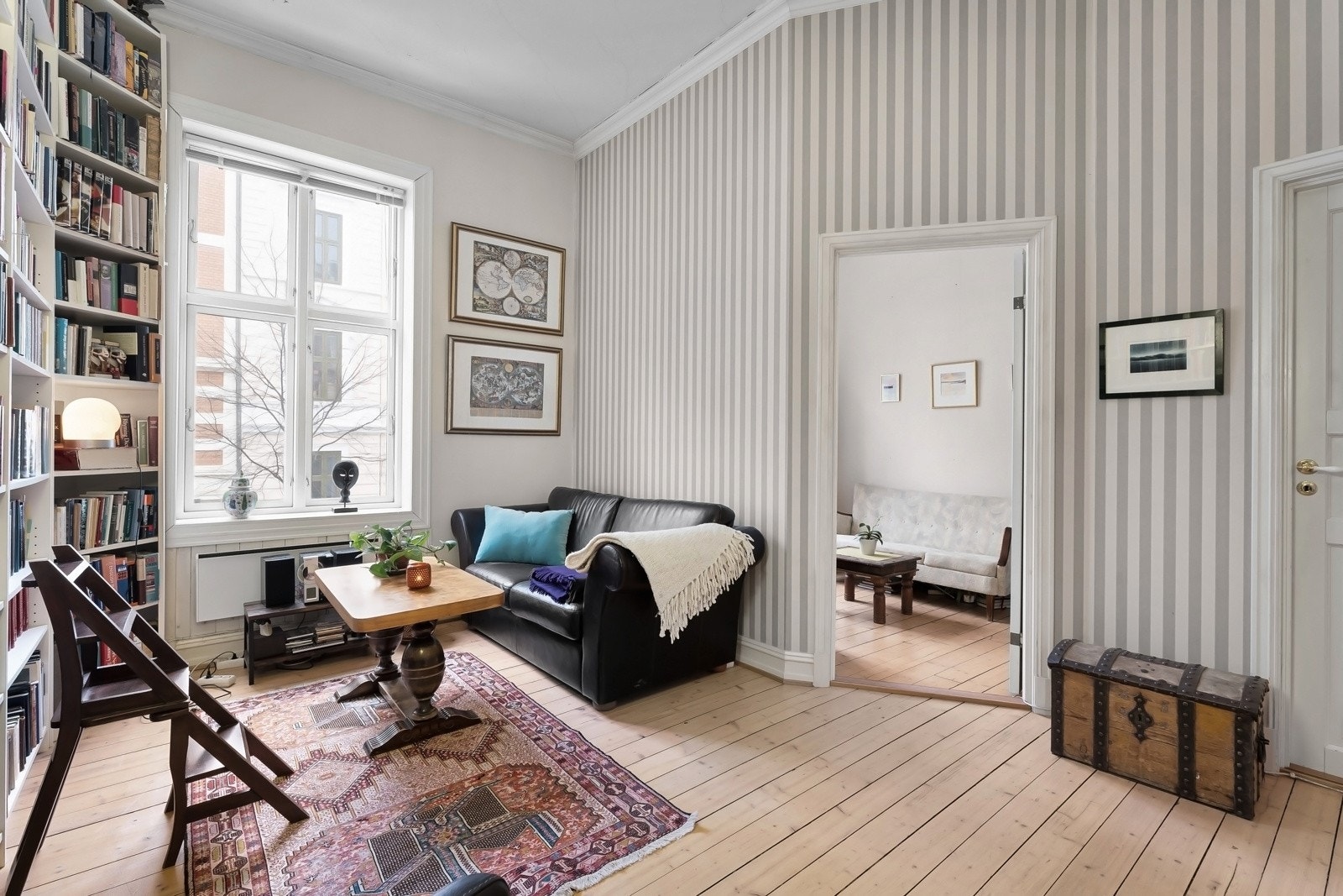 Leiligheten har en romslig innvendig bod, samt to kjellerboder Galleribilde