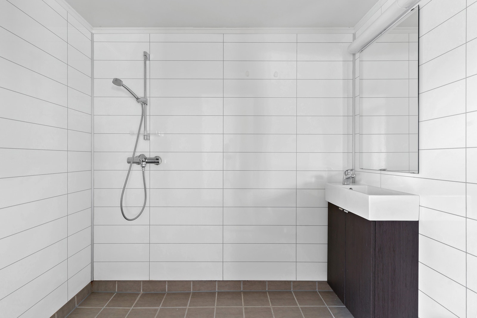 Bad med opplegg for vaskemaskin Galleribilde