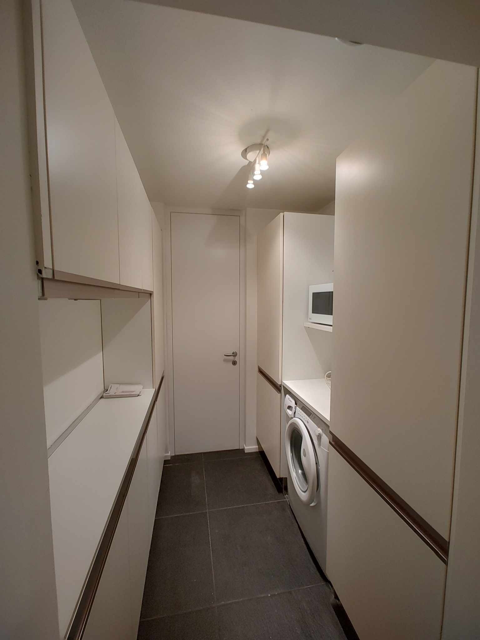 Vaskerom. Galleribilde