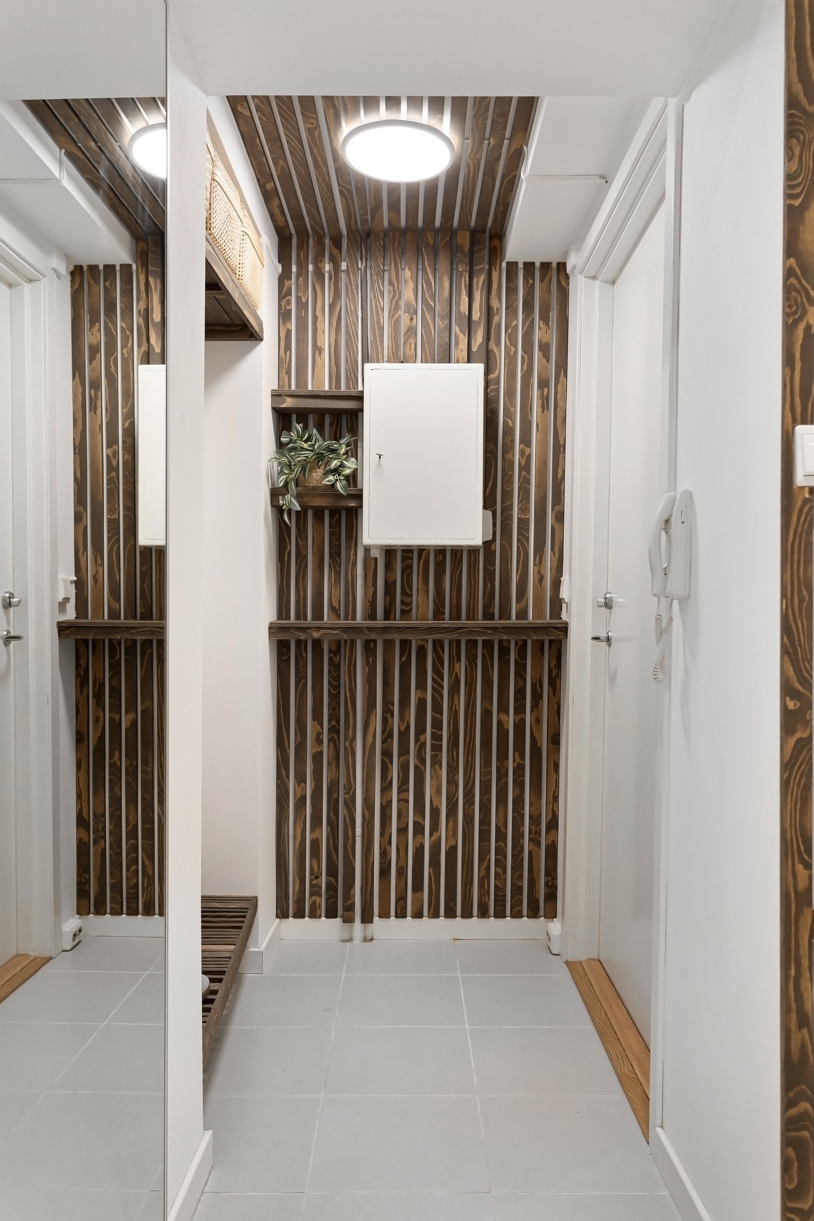 Entré. Det medfølger i tillegg 2 boder Galleribilde