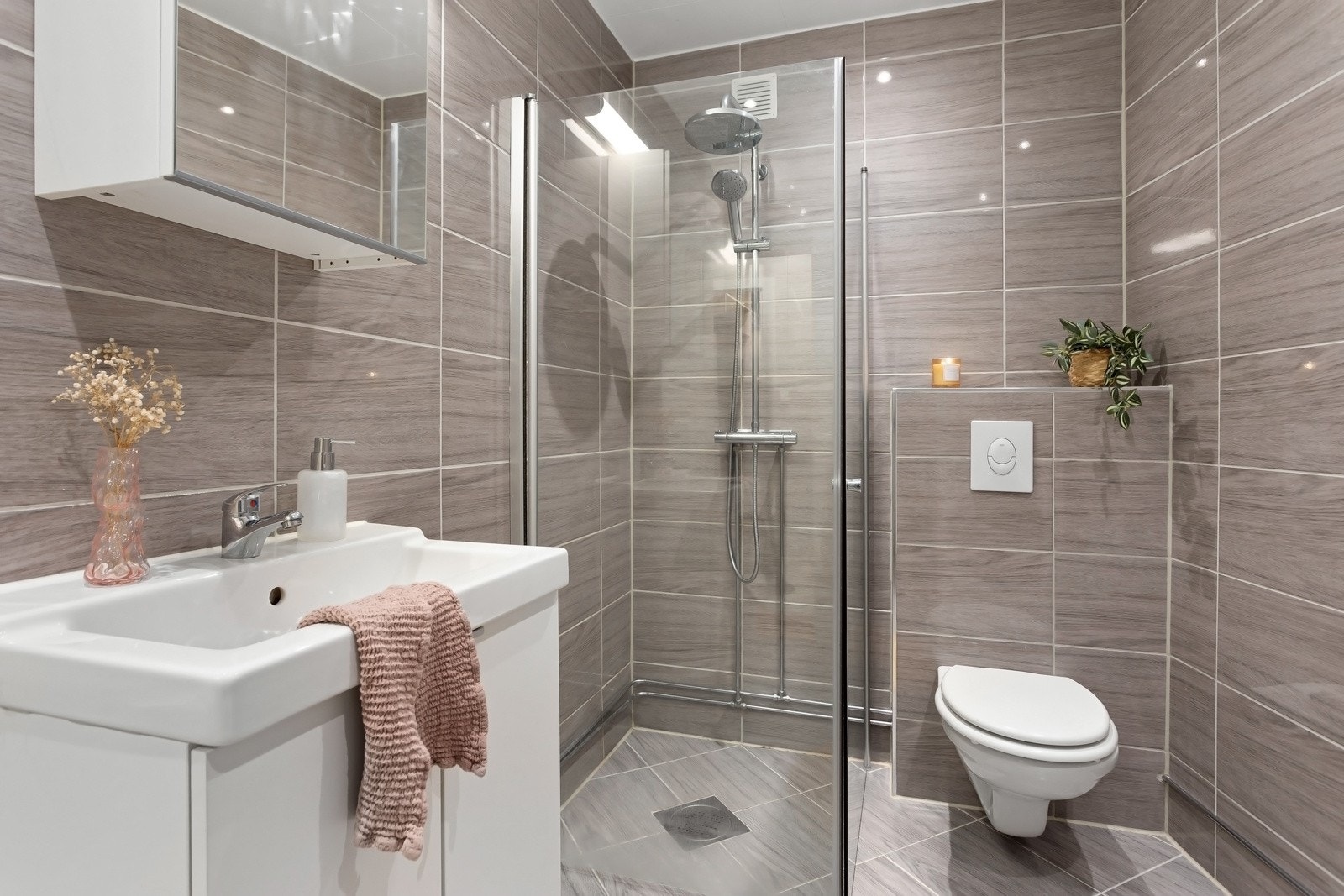 Et romslig bad Galleribilde