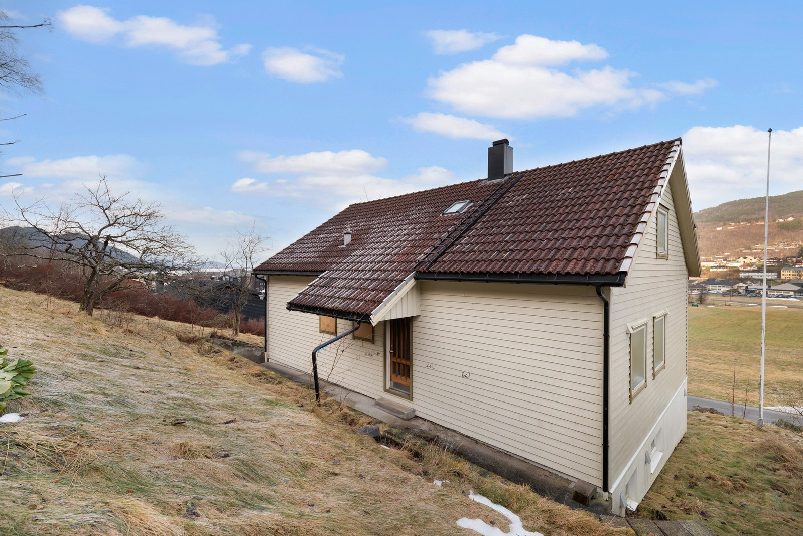 Taket er tekket med betongstein. Galleribilde