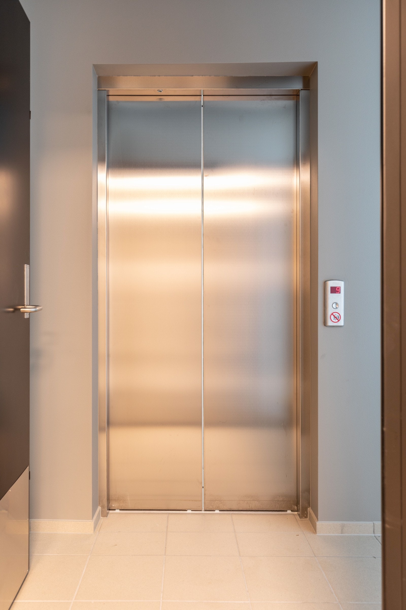 Heisen tar deg opp til de øvrige etasjene - vi skal til syvende etasje. Galleribilde