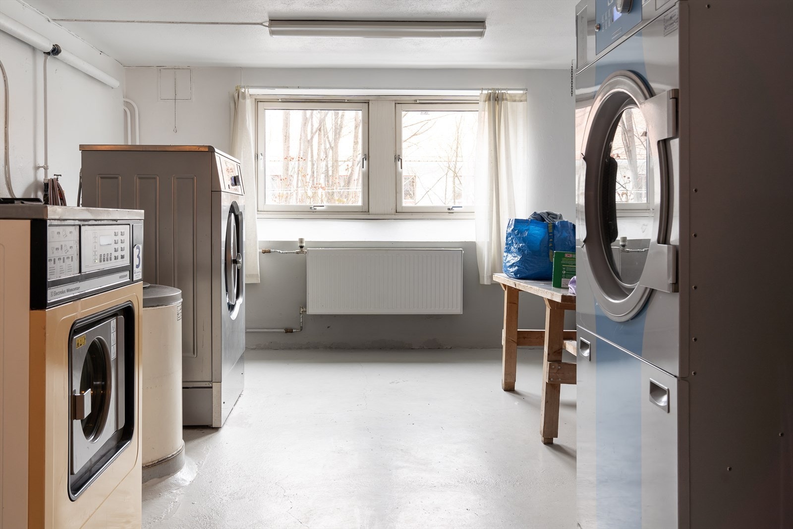 Internett, varmtvann og fyring er inkludert i felleskostnadene. Tilgang til felles vaskeri. Galleribilde