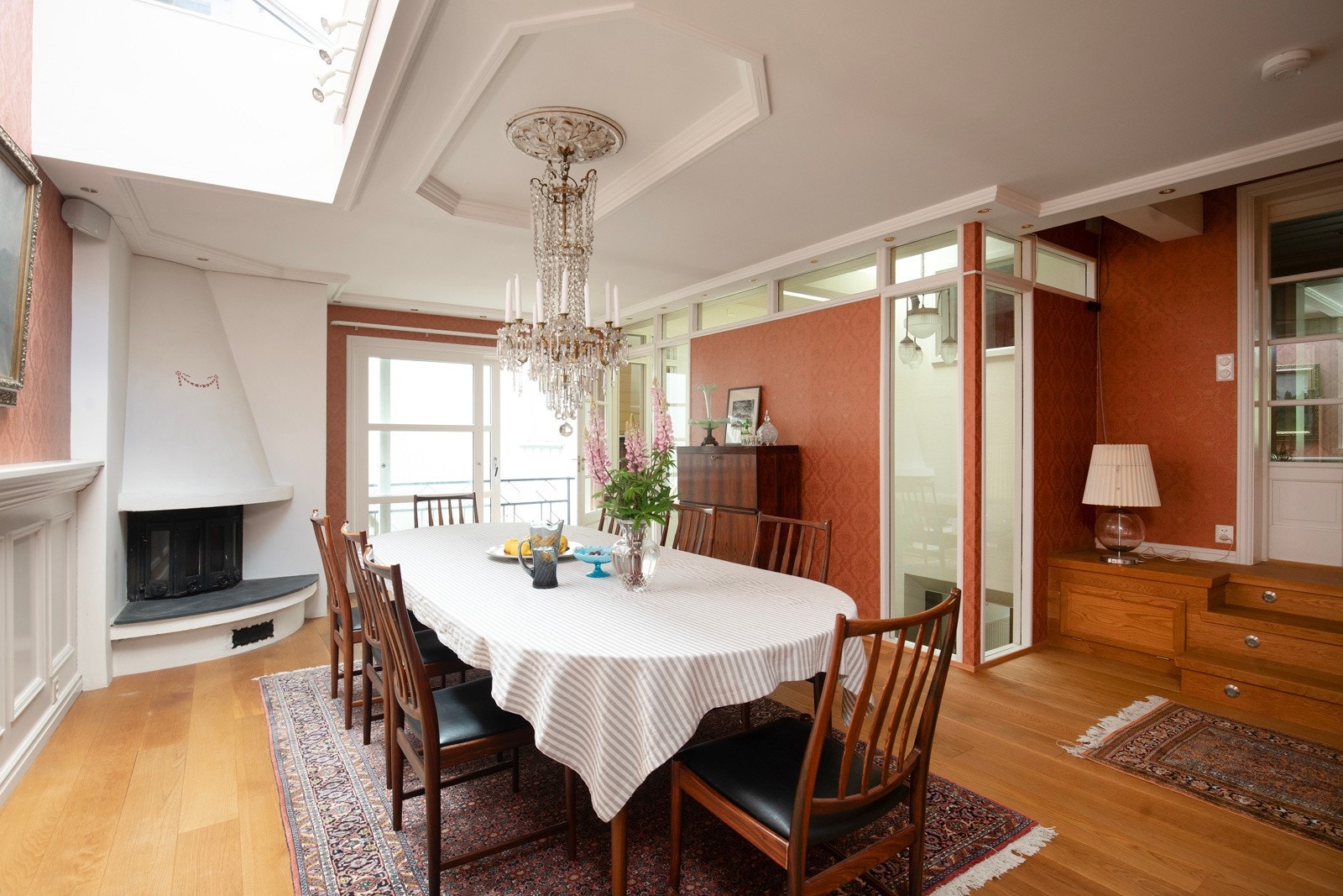 Spisestuen. Galleribilde