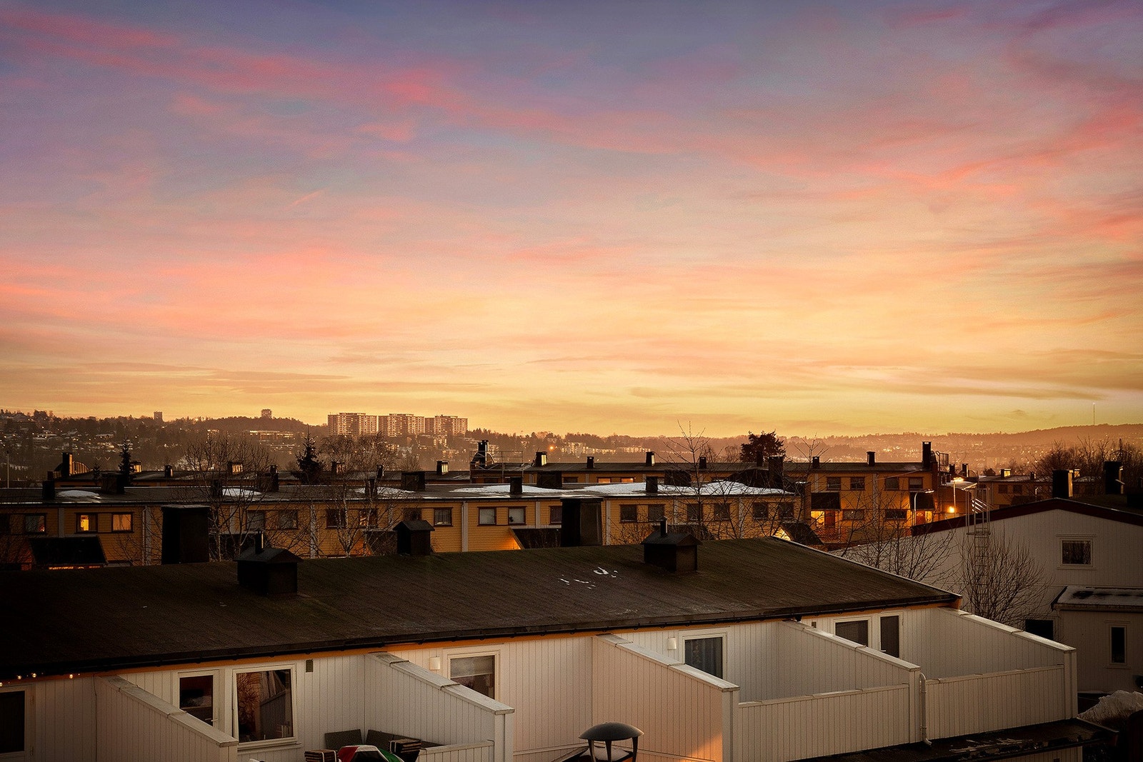 Her bor du i et barnevennlig område med kort vei til Oslo sentrum, enten med bil, buss eller T-bane. Galleribilde