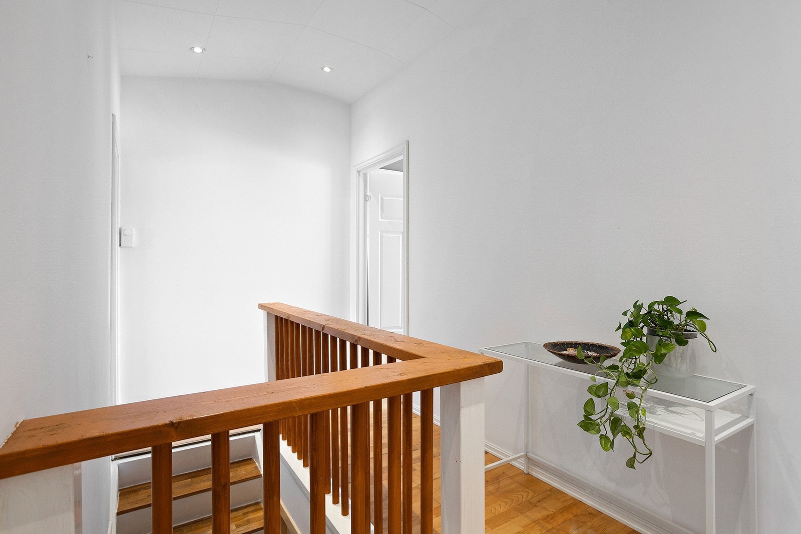 Velkommen opp i andre etasje! Her finner du boligens tre gode soverom. Galleribilde