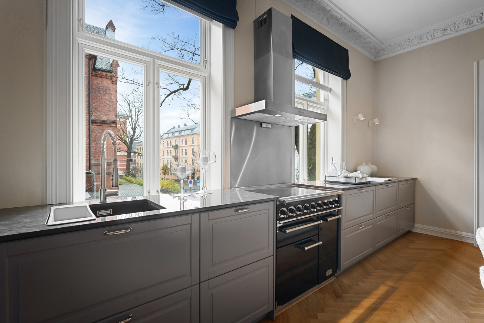 For ekstra sikkerhet er både komfyrvakt og waterguard installert Galleribilde