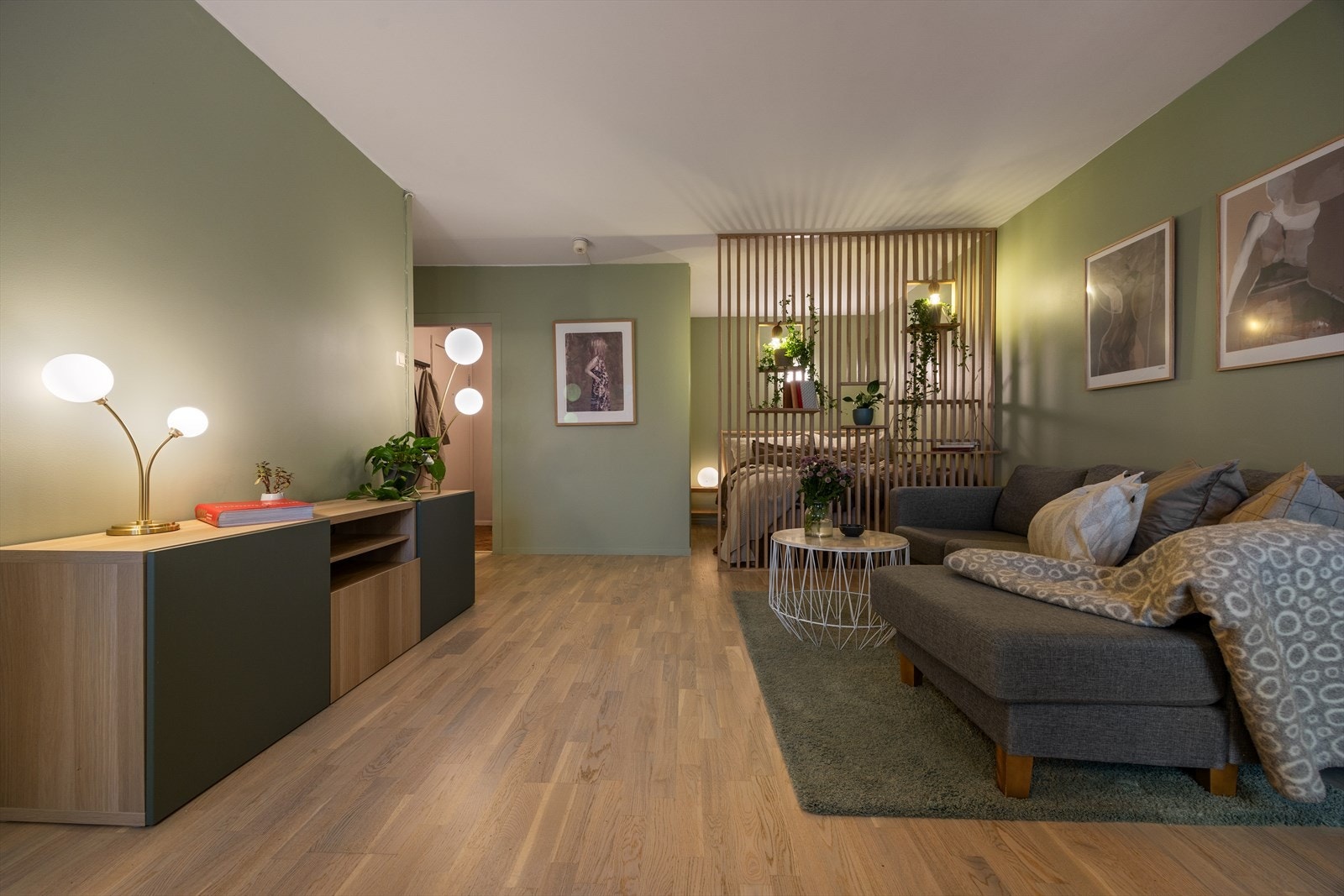 Etaskjeskillere i betong Galleribilde