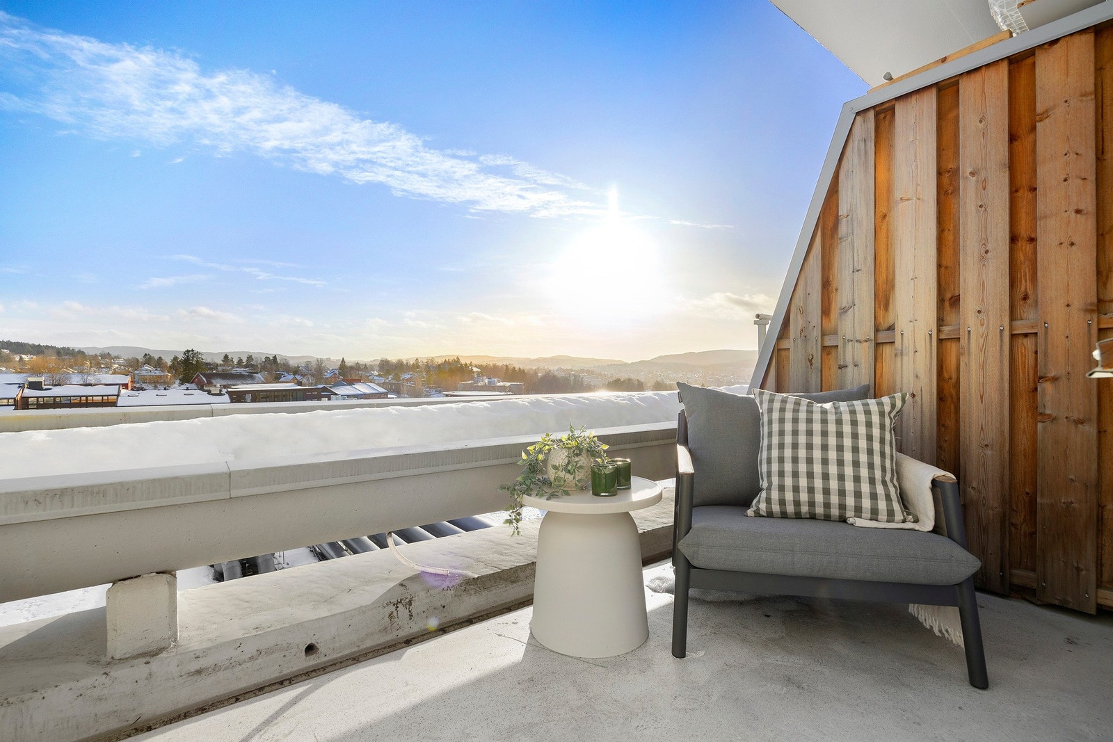 Ali Hashmi ved din lokale eiendomsmegler EIE Stovner har gleden av å presentere Stovner Senter 1! Galleribilde