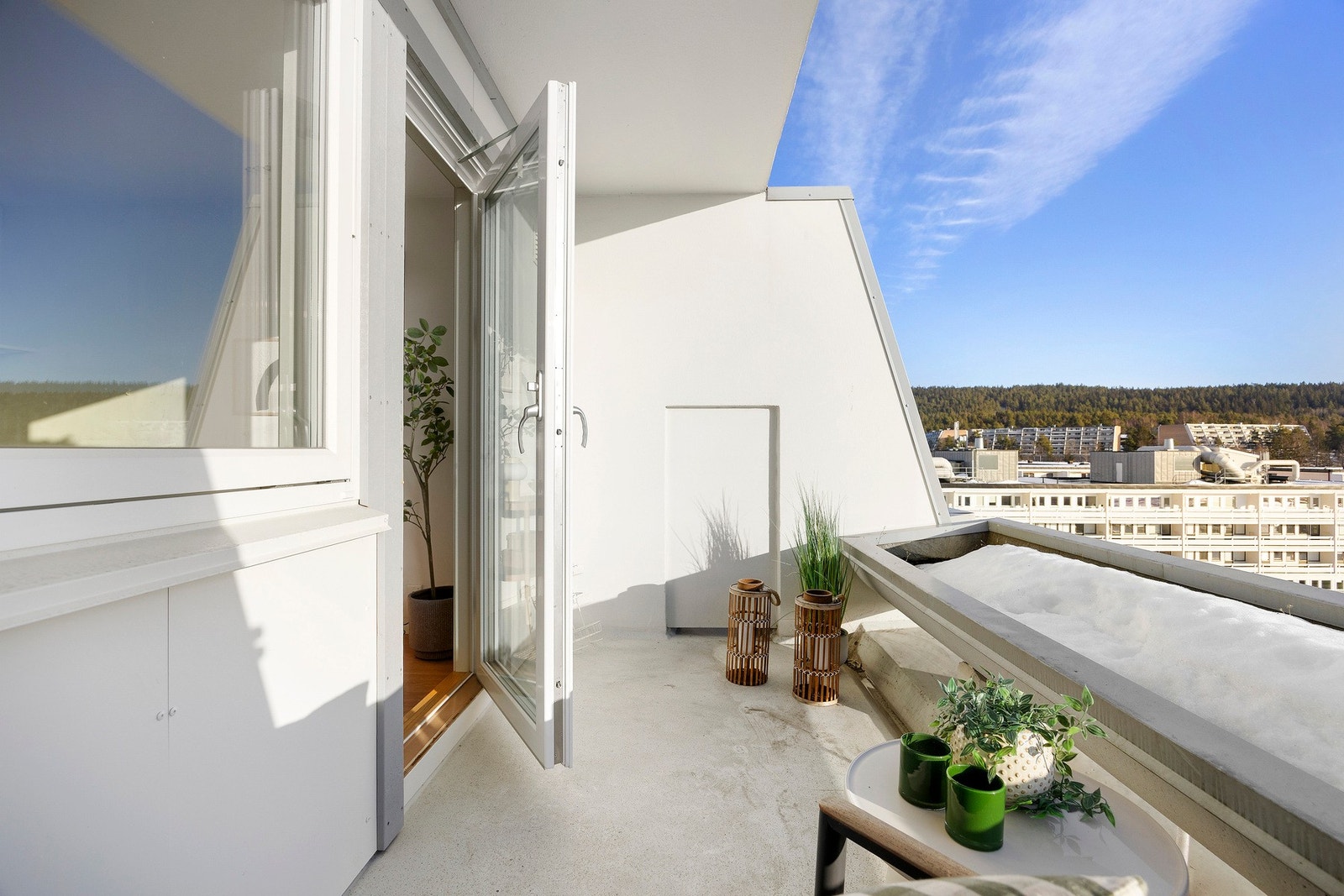 Området har flotte rekreasjonsmuligheter og umiddelbar nærhet til marka. Galleribilde