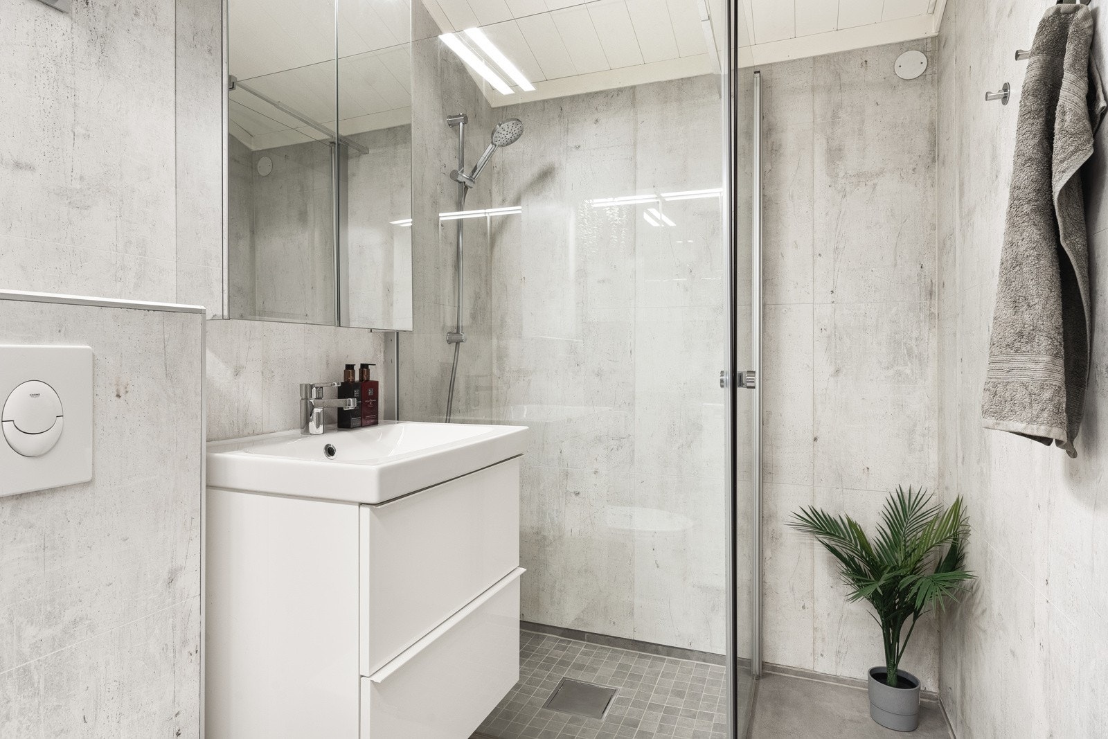 Ny membran og fliser på gulv fra 2022. Galleribilde