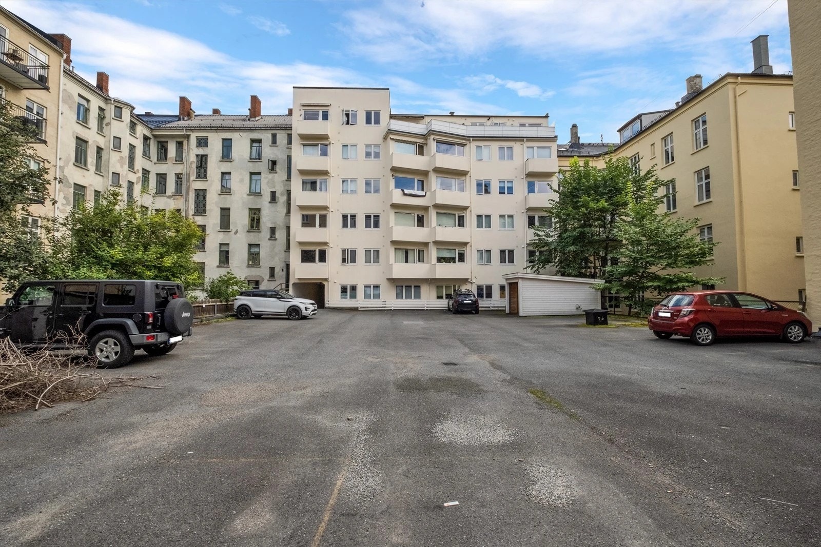 Mulighet for leie av p-plass i bakgården Galleribilde