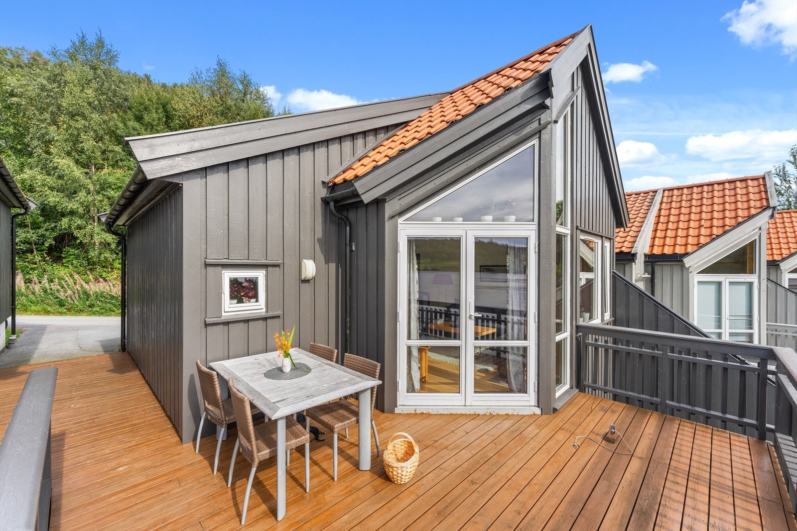 Flotte uteplasser og gode solforhold. Galleribilde