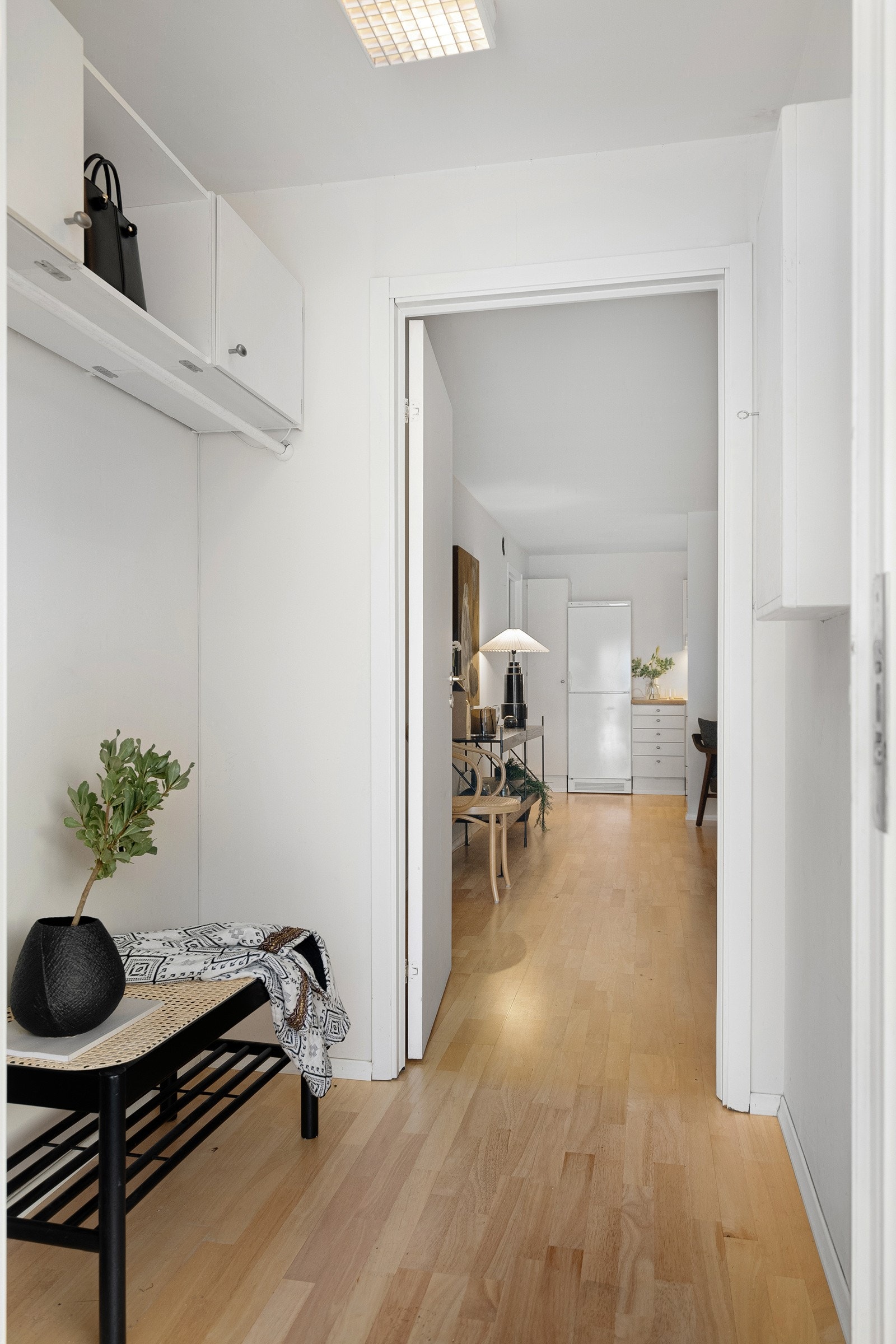 Entré med plass til garderobeløsninger Galleribilde