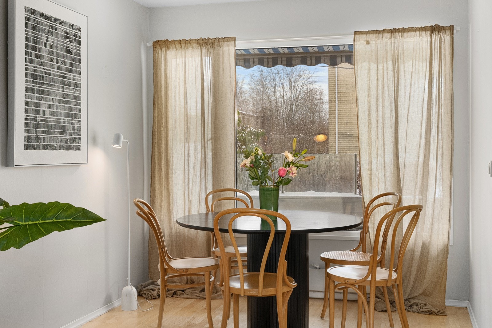 Leiligheten og borettslaget for øvrig er klausulert for år 55+ Galleribilde