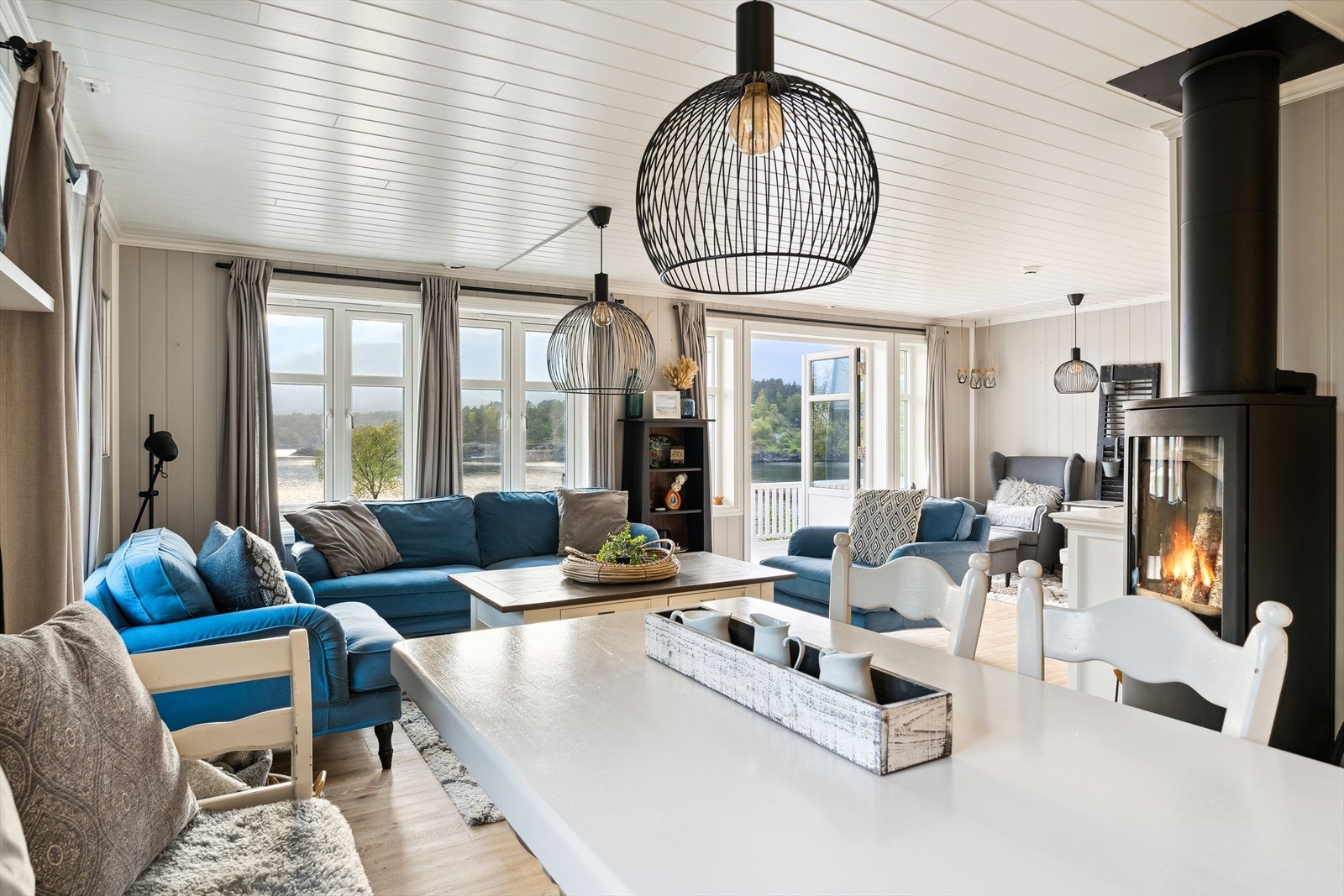 Her kan du sitte å nyte fin utsikt under frokosten. Galleribilde