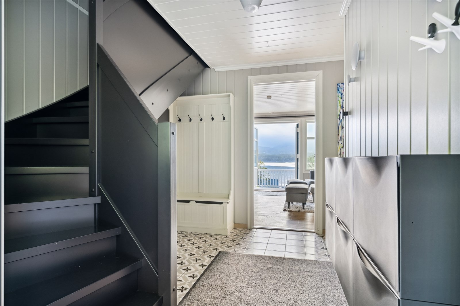 Romslig inngangsparti. Galleribilde