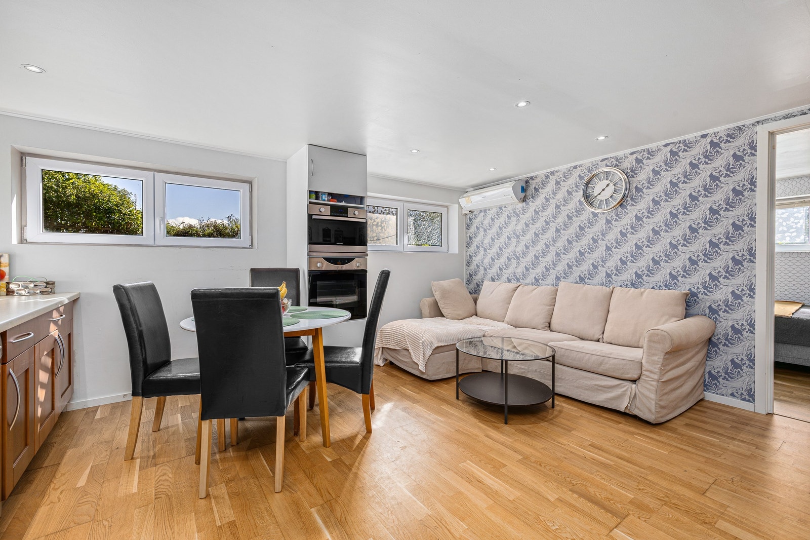 Plass til både sittestue og spisebord Galleribilde