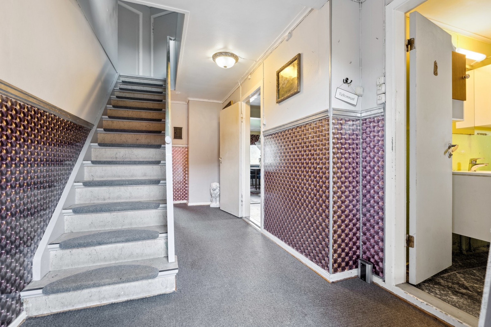 Entré / gang. Galleribilde