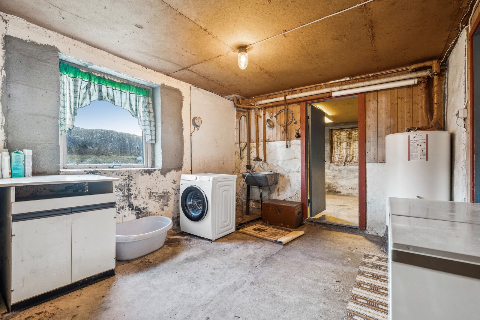 Vaskerom hoveddel. Galleribilde